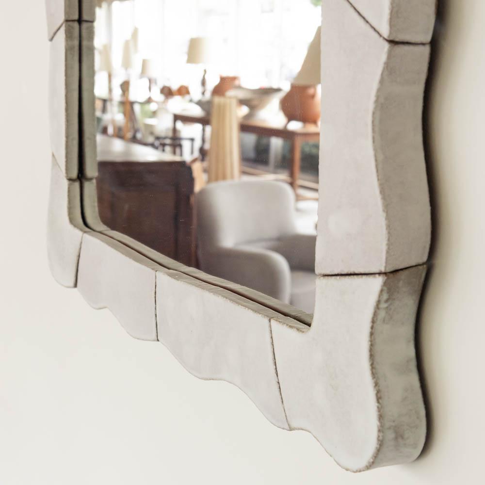 Céramique Miroir ondulé en céramique, grand en vente