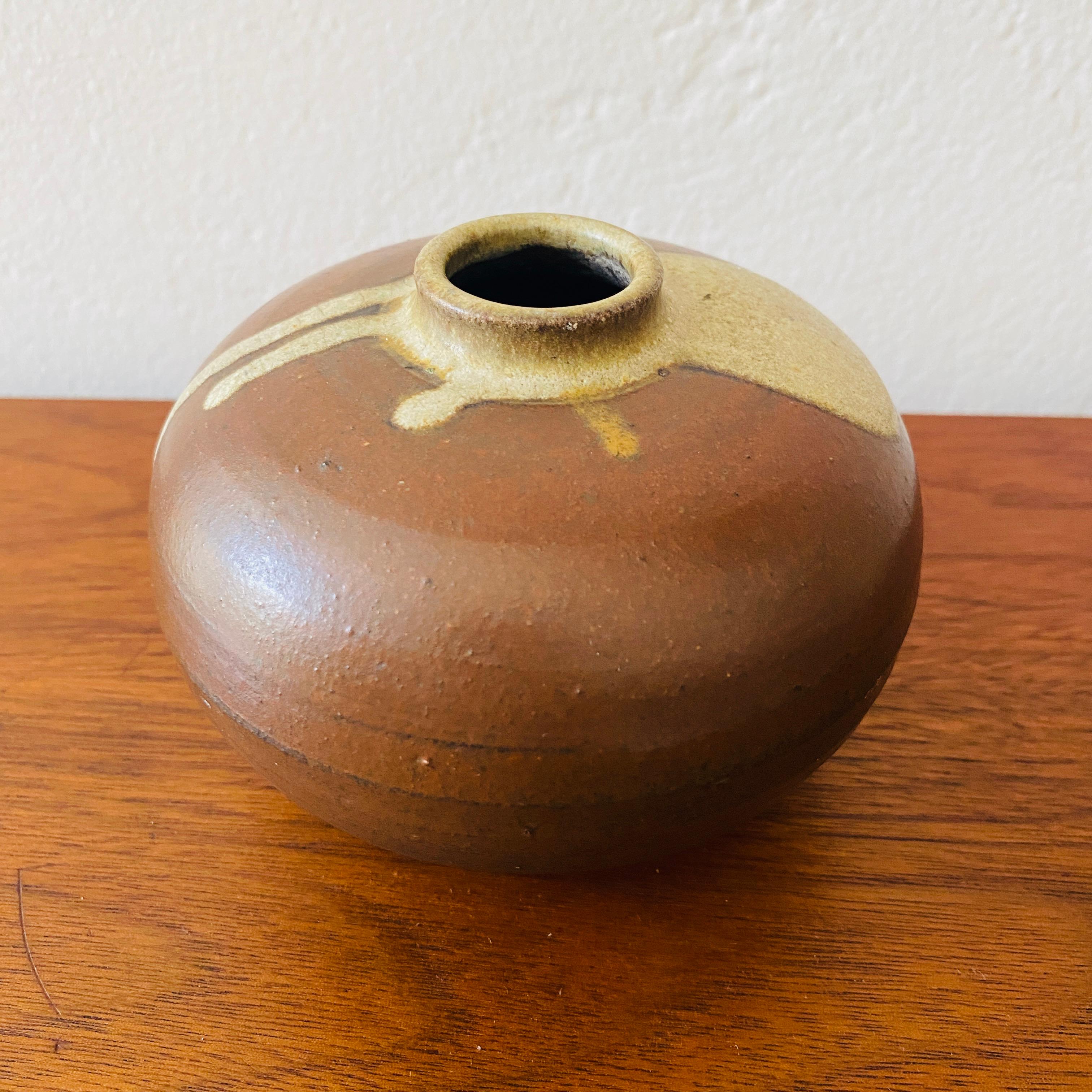 Giapponese Vaso per erbacce in ceramica Giappone, anni '60 circa in vendita