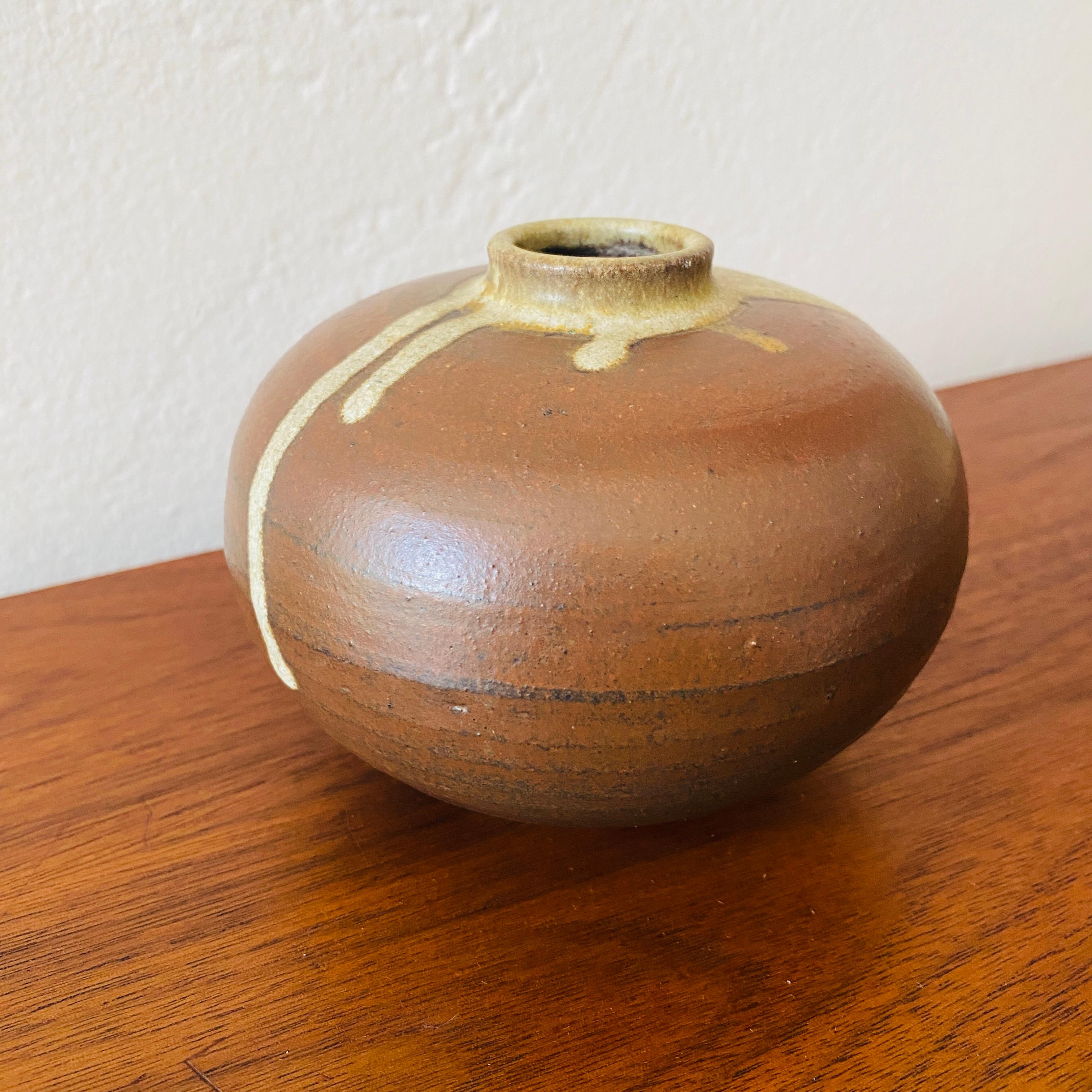 Vaso per erbacce in ceramica Giappone, anni '60 circa In condizioni buone in vendita a San Juan Capistrano, CA
