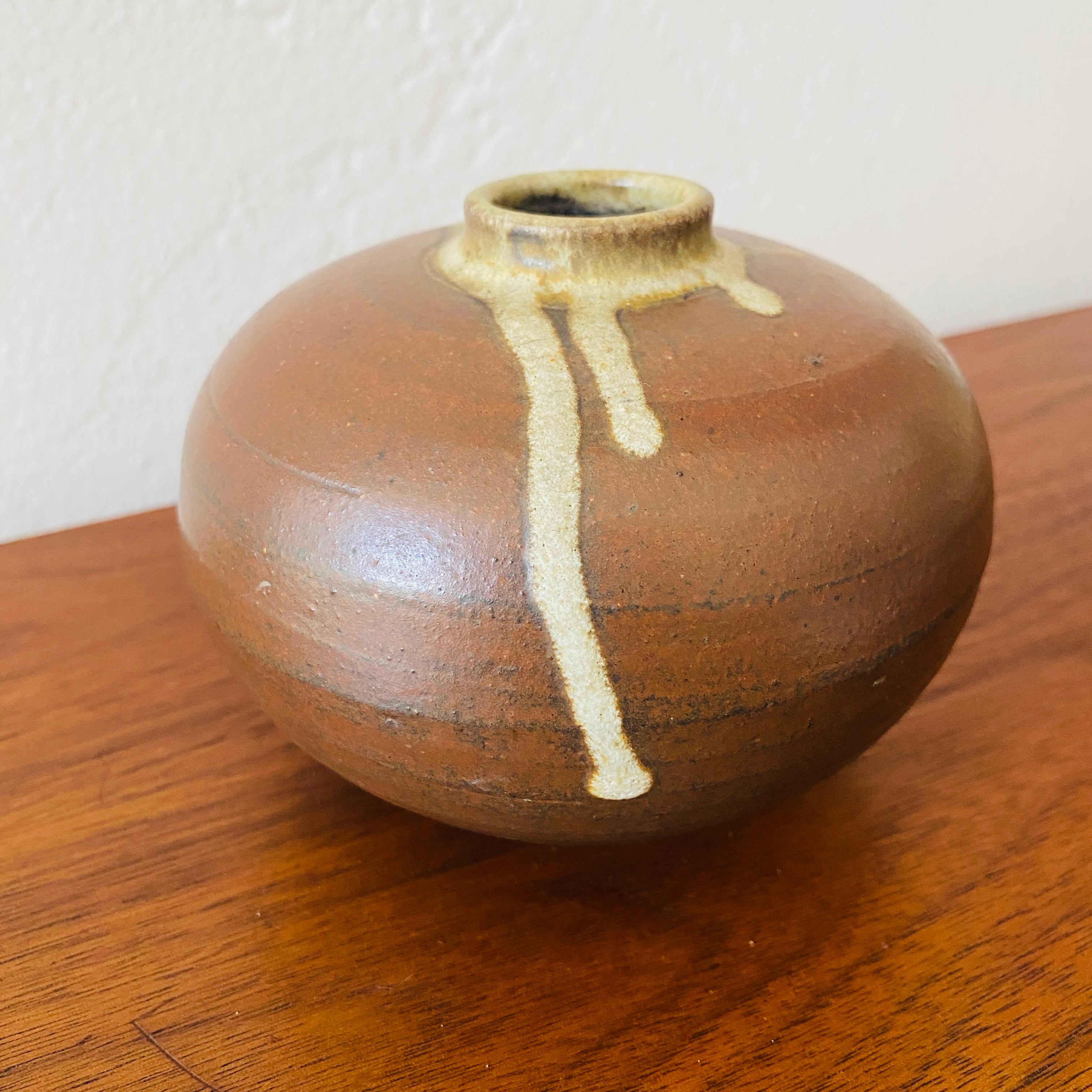 Metà XX secolo Vaso per erbacce in ceramica Giappone, anni '60 circa in vendita