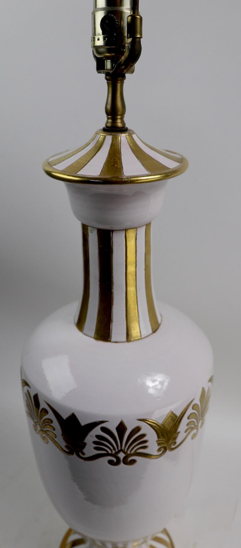 Ceramic White and Gold Gilt Table Lamp by Ugo Zaccagnini For Sale 4