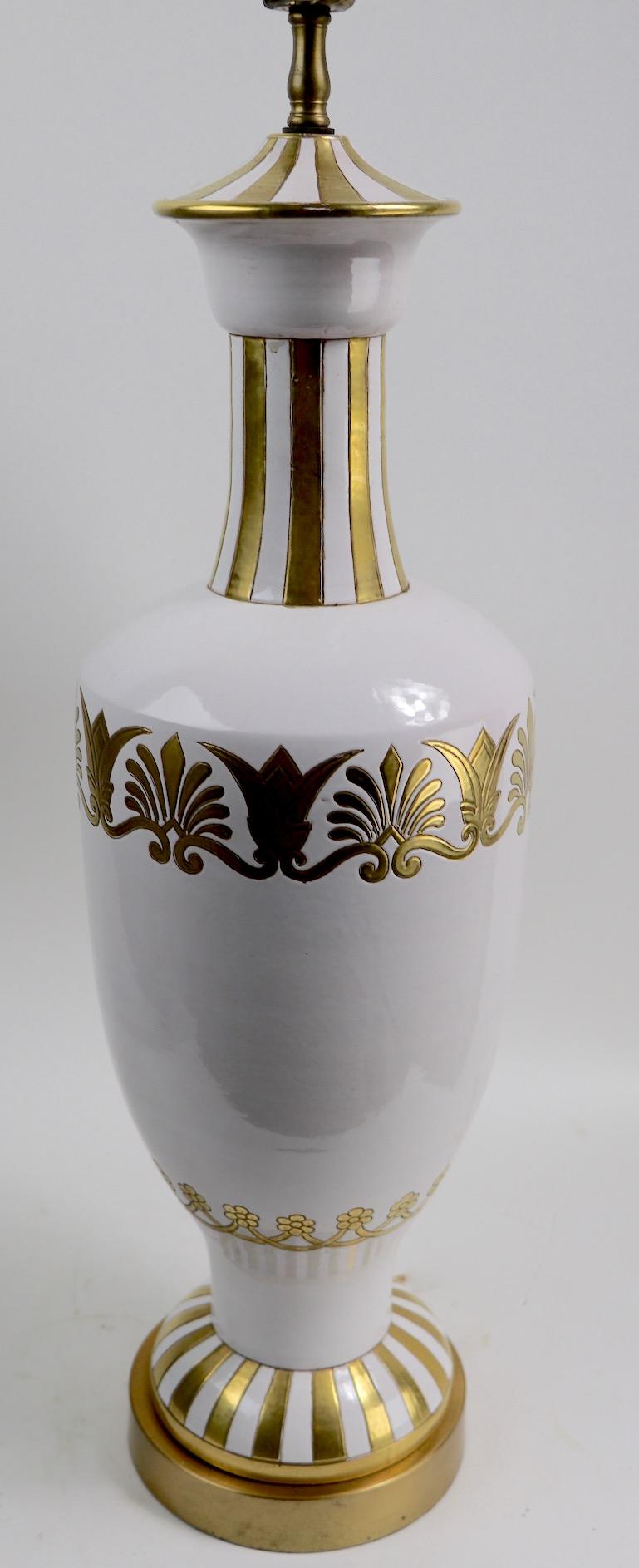 20th Century Ceramic White and Gold Gilt Table Lamp by Ugo Zaccagnini For Sale