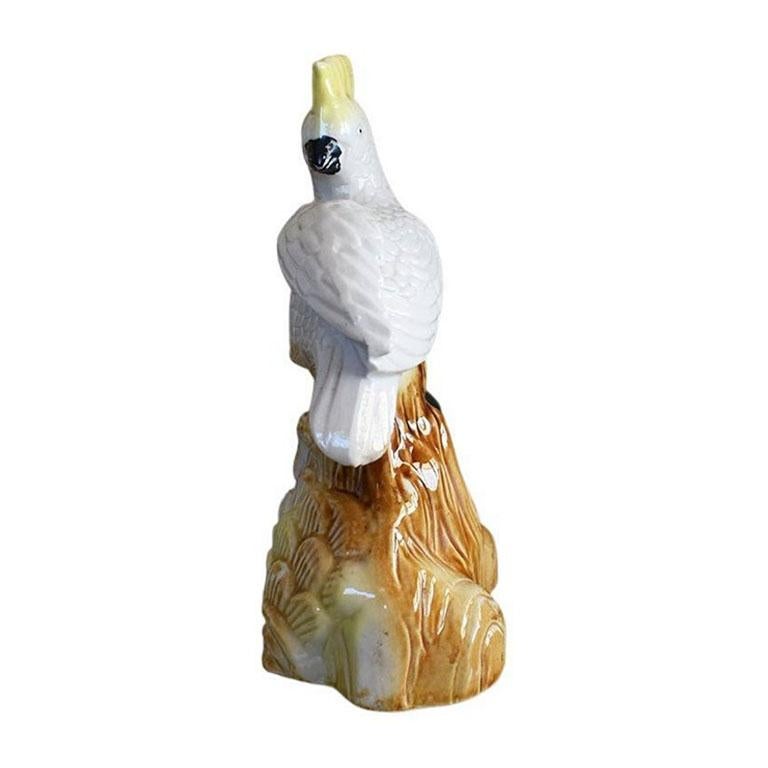 Mid-Century Modern Figurine d'oiseau Cockatiel en céramique blanche et jaune, Brésil en vente