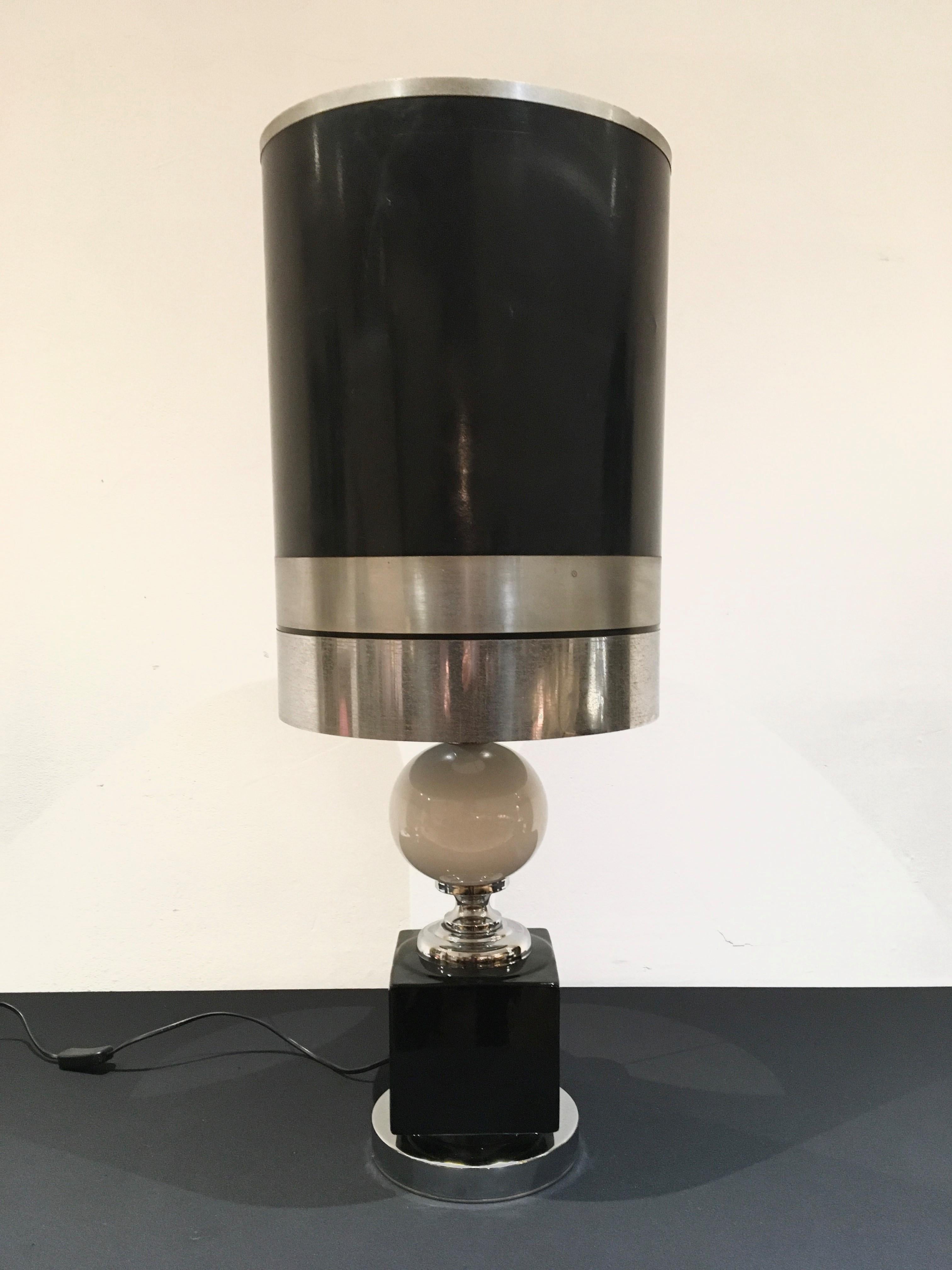 Lampada da tavolo geometrica in ceramica e cromo, anni '70 in vendita 10