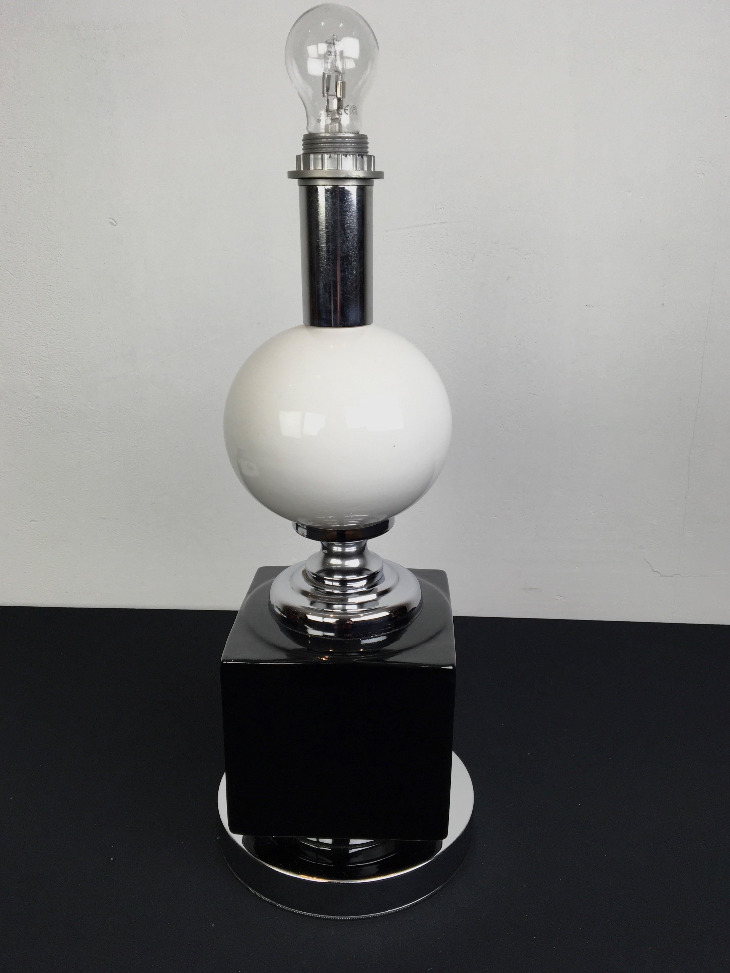 Ère spatiale Lampe de bureau géométrique en céramique avec chrome, années 1970 en vente