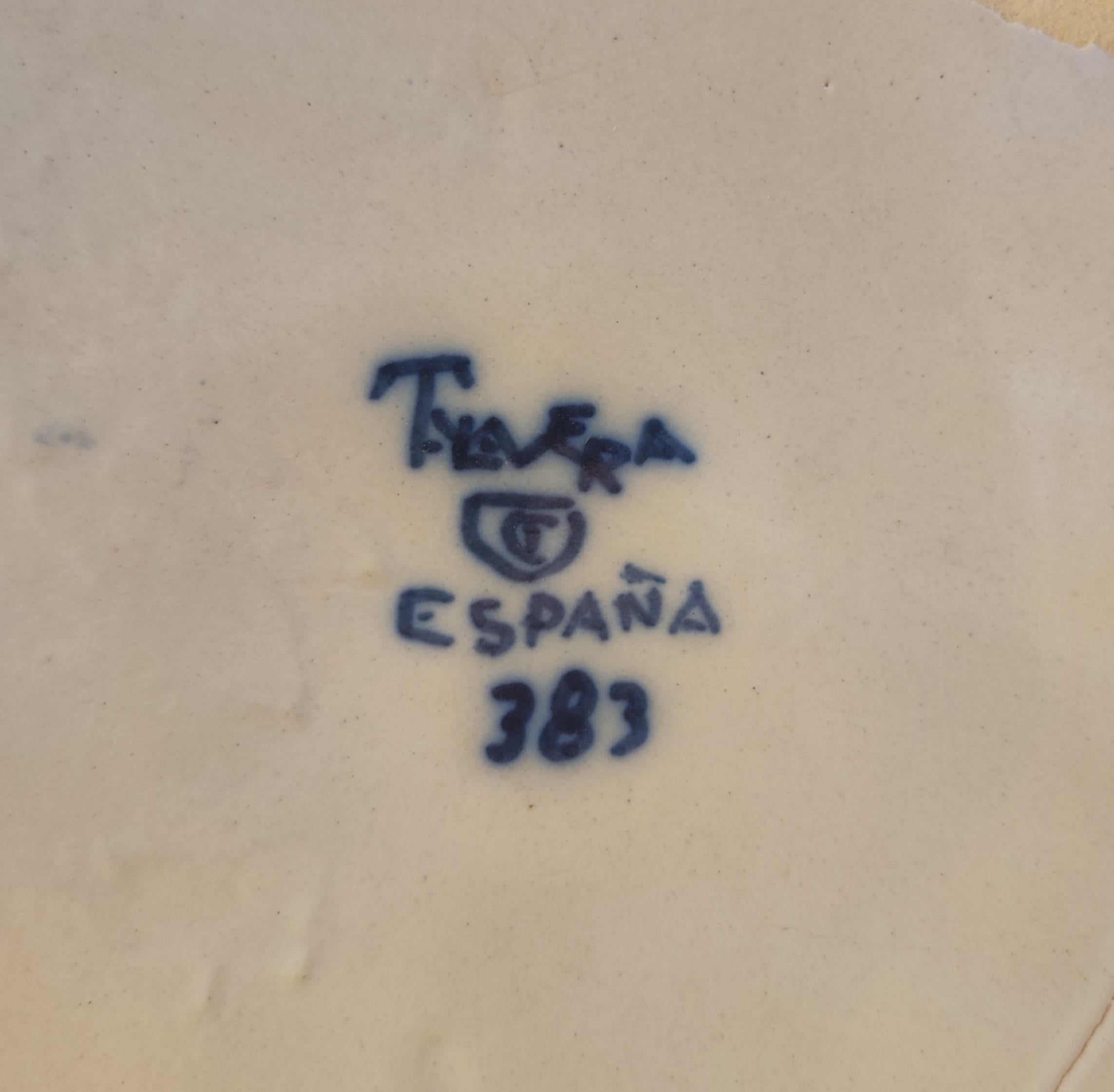 Ceramica de Talavera firmada en la base con decoracion de guirnaldas 3