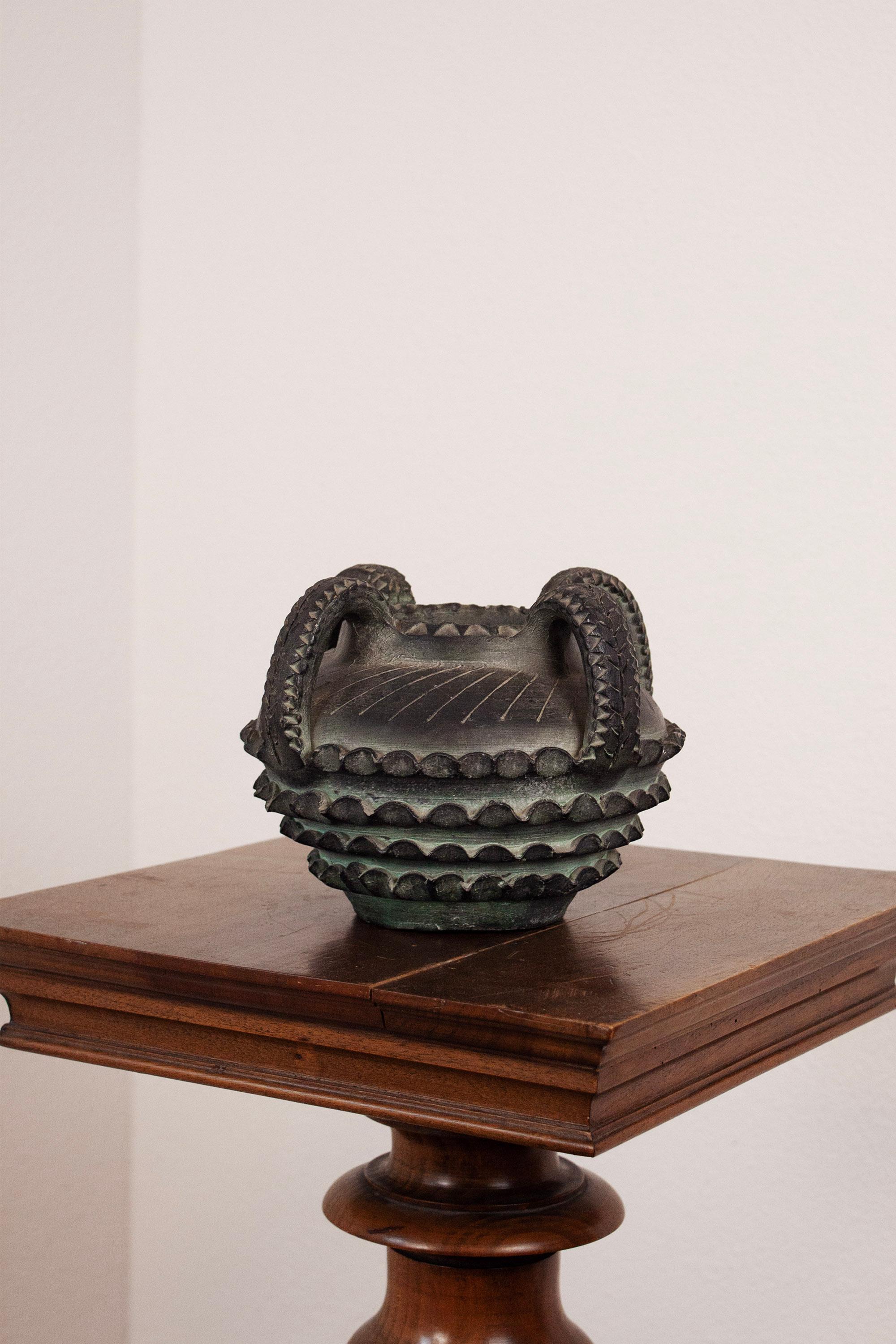 Espagnol Ceramica Partenon 1950 Spanish Hand Made Black Ceramic Vesel Mid-Century en vente