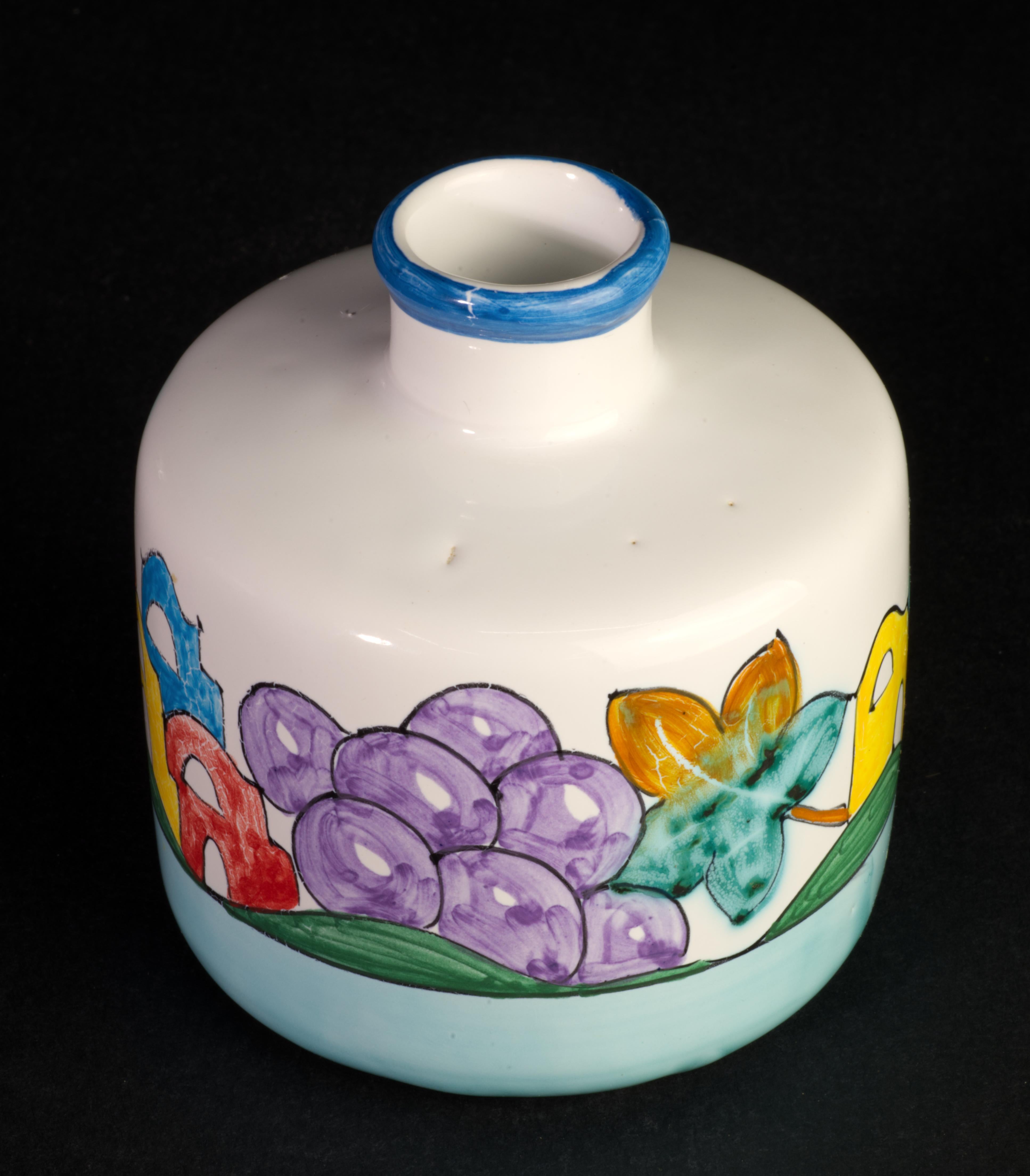 Ceramiche Daedalus Vietri Majolica Bud Vase, Italy Postmodern In Good Condition For Sale In Clifton Springs, NY