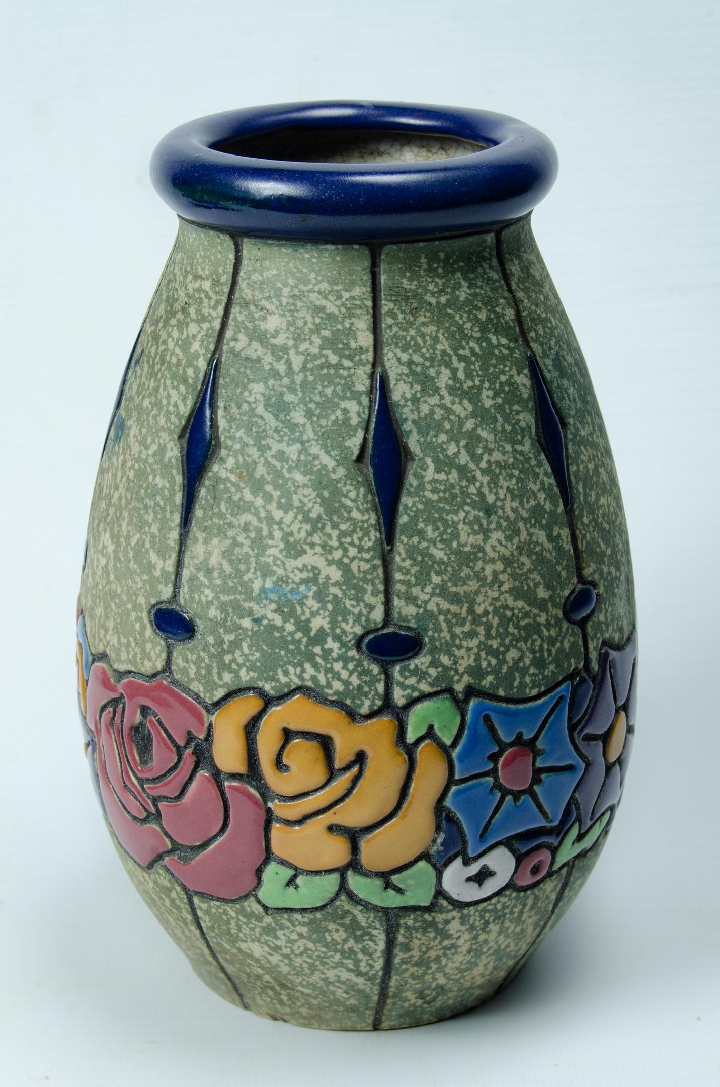 Ceramics Anphora Art deco period
Origin Czech Rep. Floral motif
sealed at its base
the piece is in perfect condition
circa 1920.