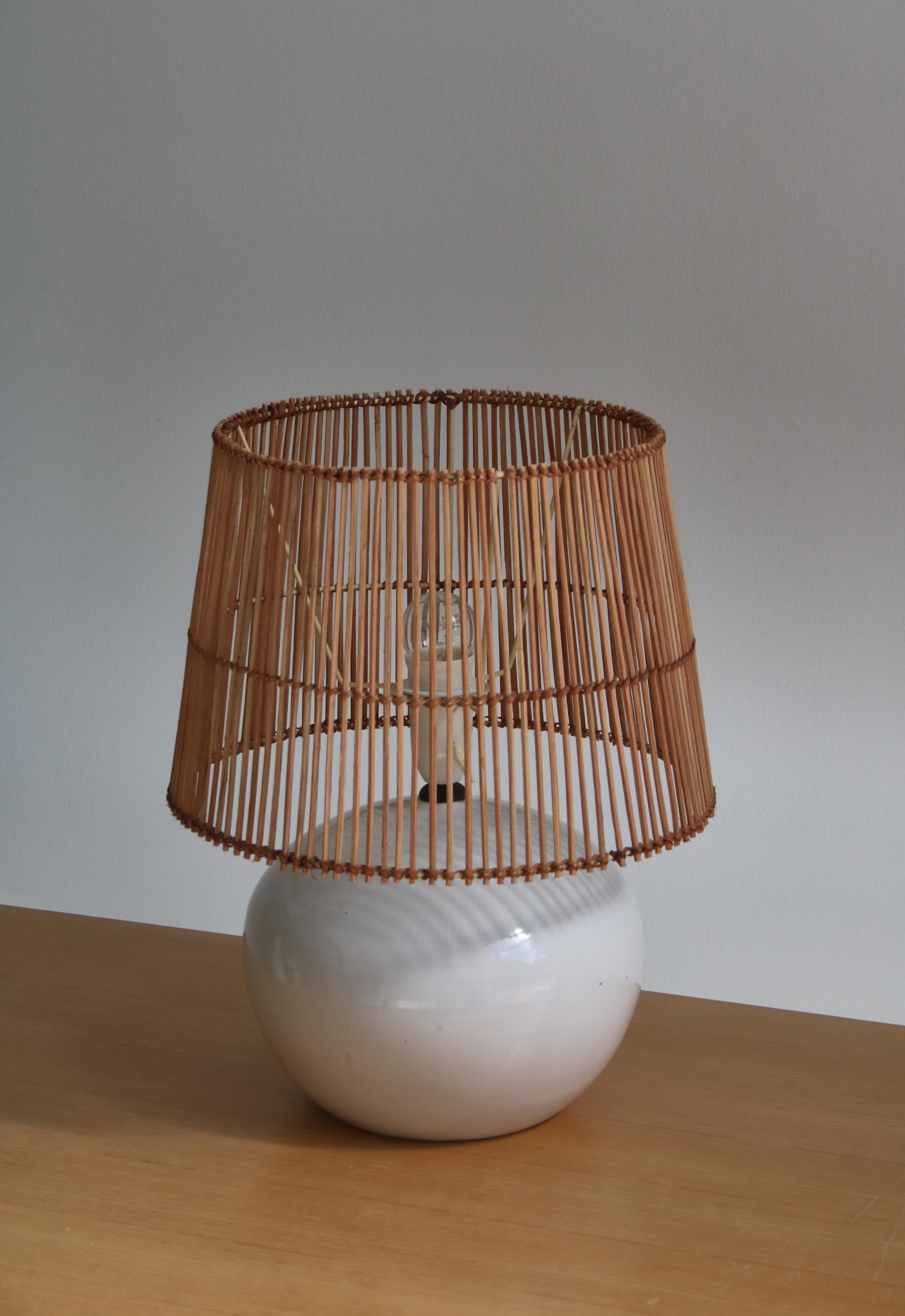 Mid-20th Century Ceramics White Glazed Table Lamp Herman A. Kähler, Wood & Cane, Denmark, 1940s