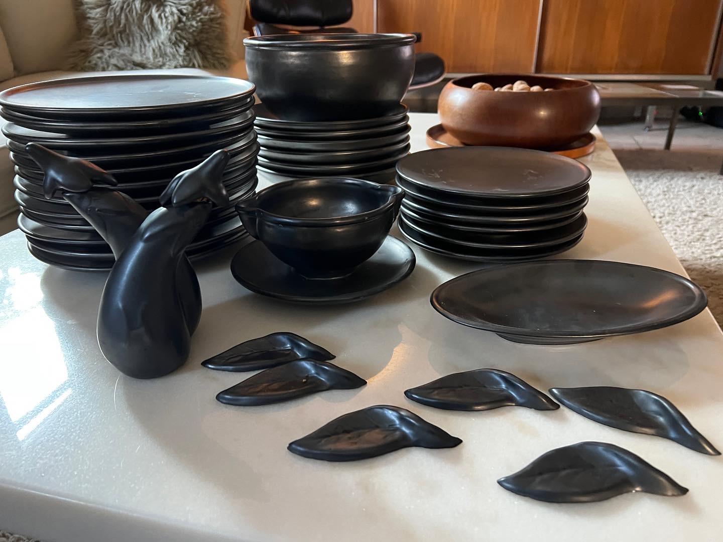 Ceramony Vallauris Earthenware Set Mat Black and Shiny Lead 1950 - 38 Pieces For Sale 4