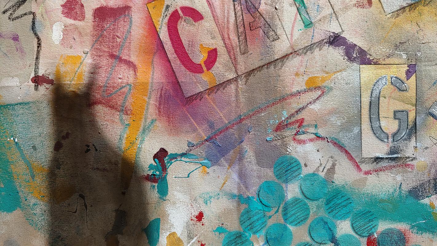 „Katze und G““  Öl, Acryl, Sprühfarbe und Metallic Paint auf Leinwand, 2020,  24x34