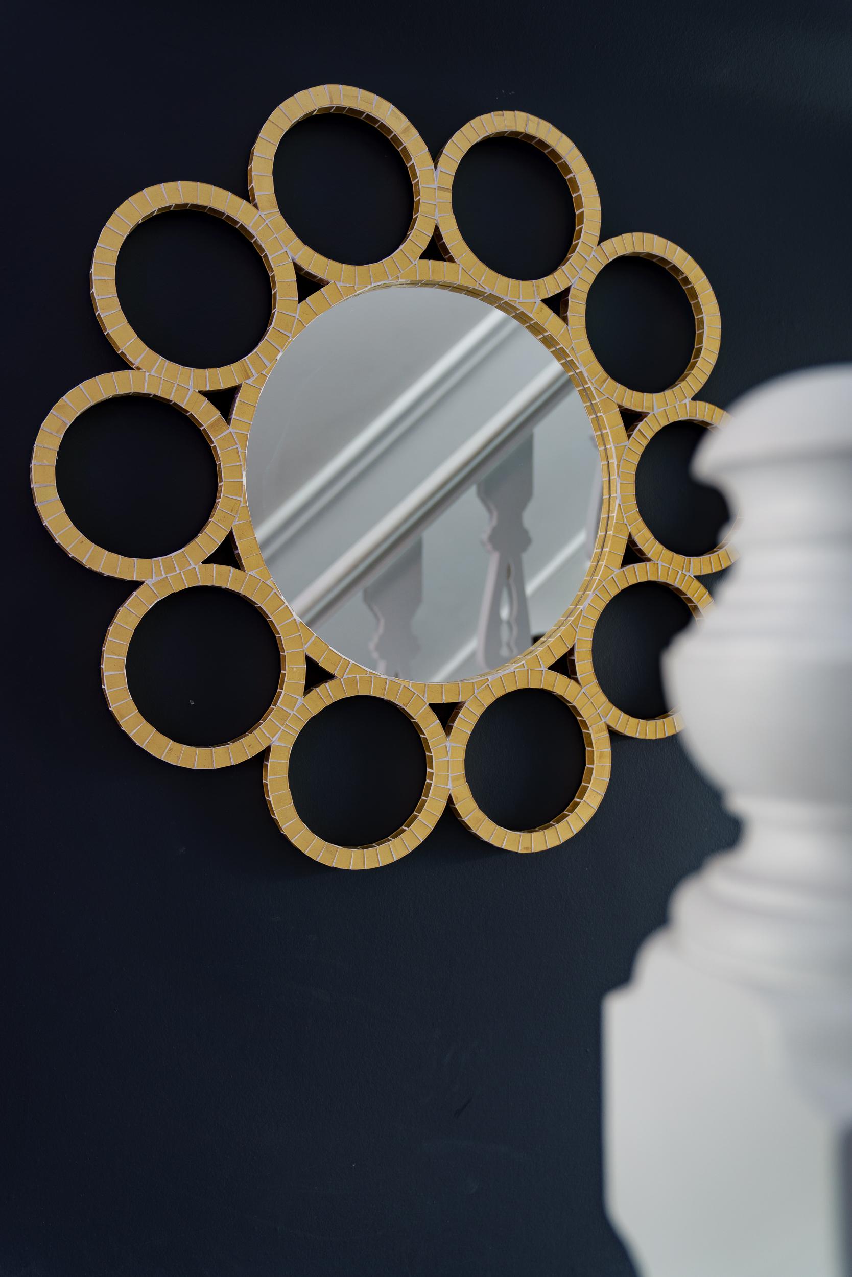Mosaïque Miroir en mosaïque Cerco fabriqué à la main au Royaume-Uni par Claire Nayman en vente