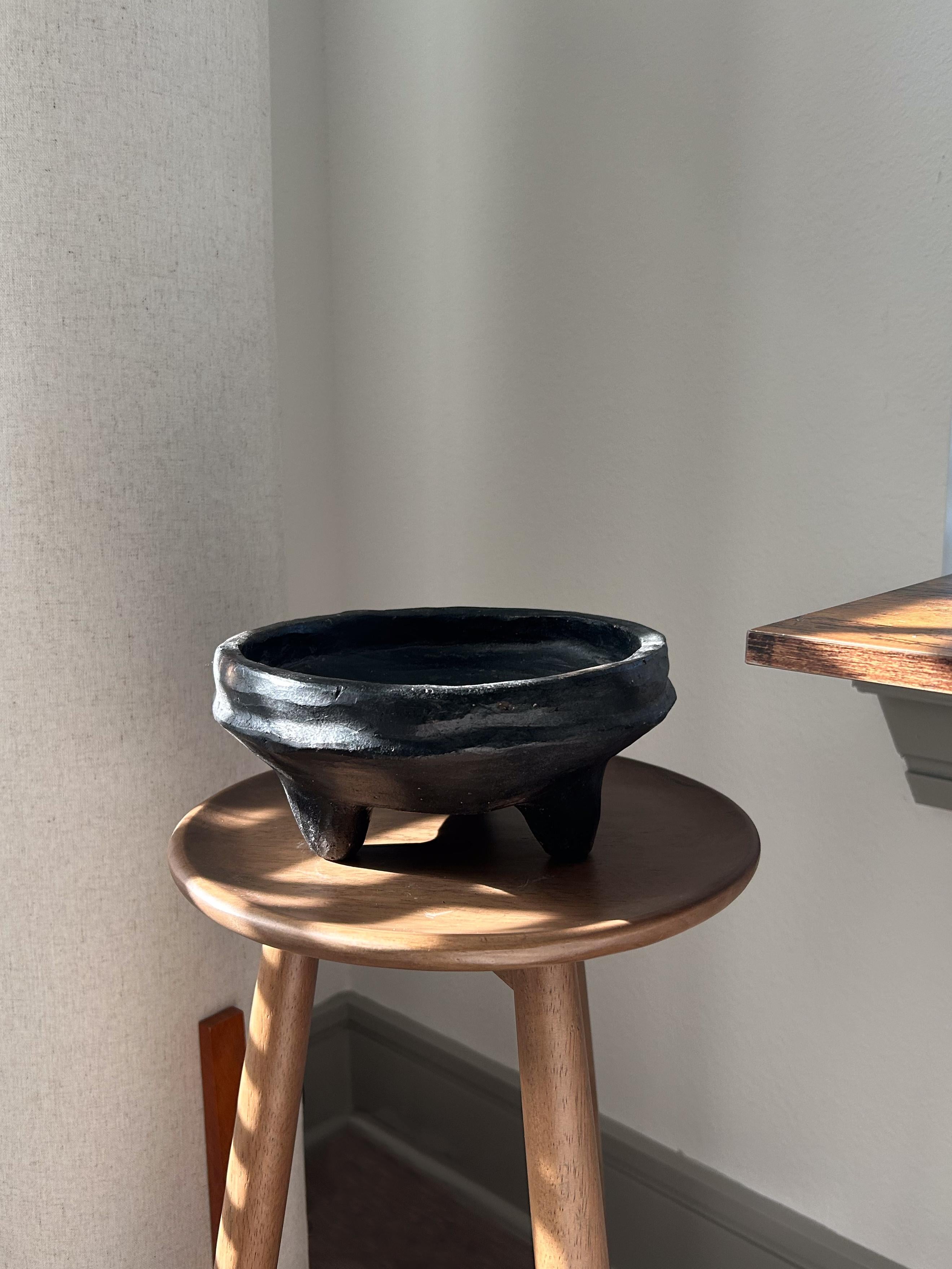 Tribale Vaso cerimoniale in ceramica patinata nera in vendita