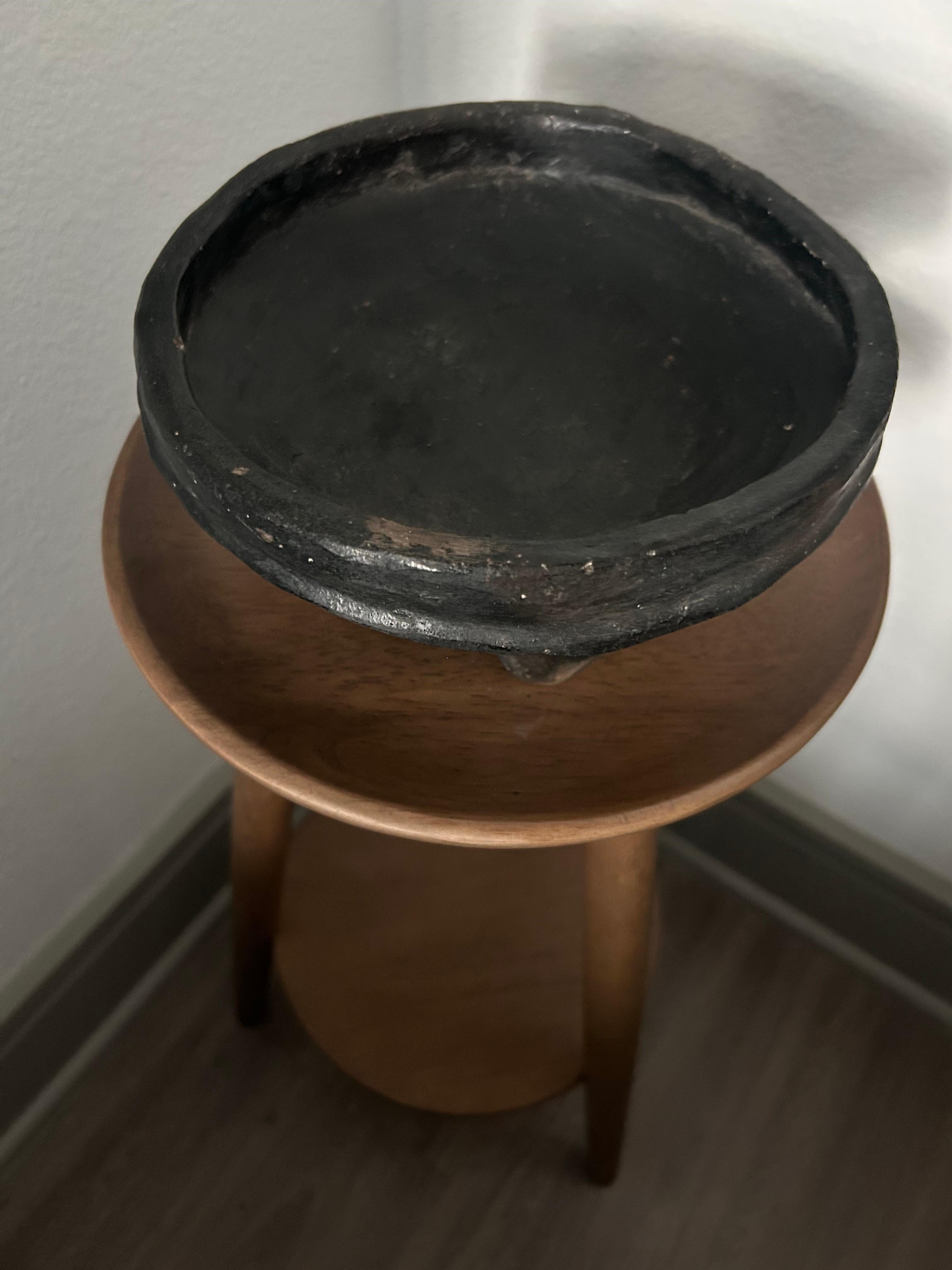 Nordafricano Vaso cerimoniale in ceramica patinata nera in vendita