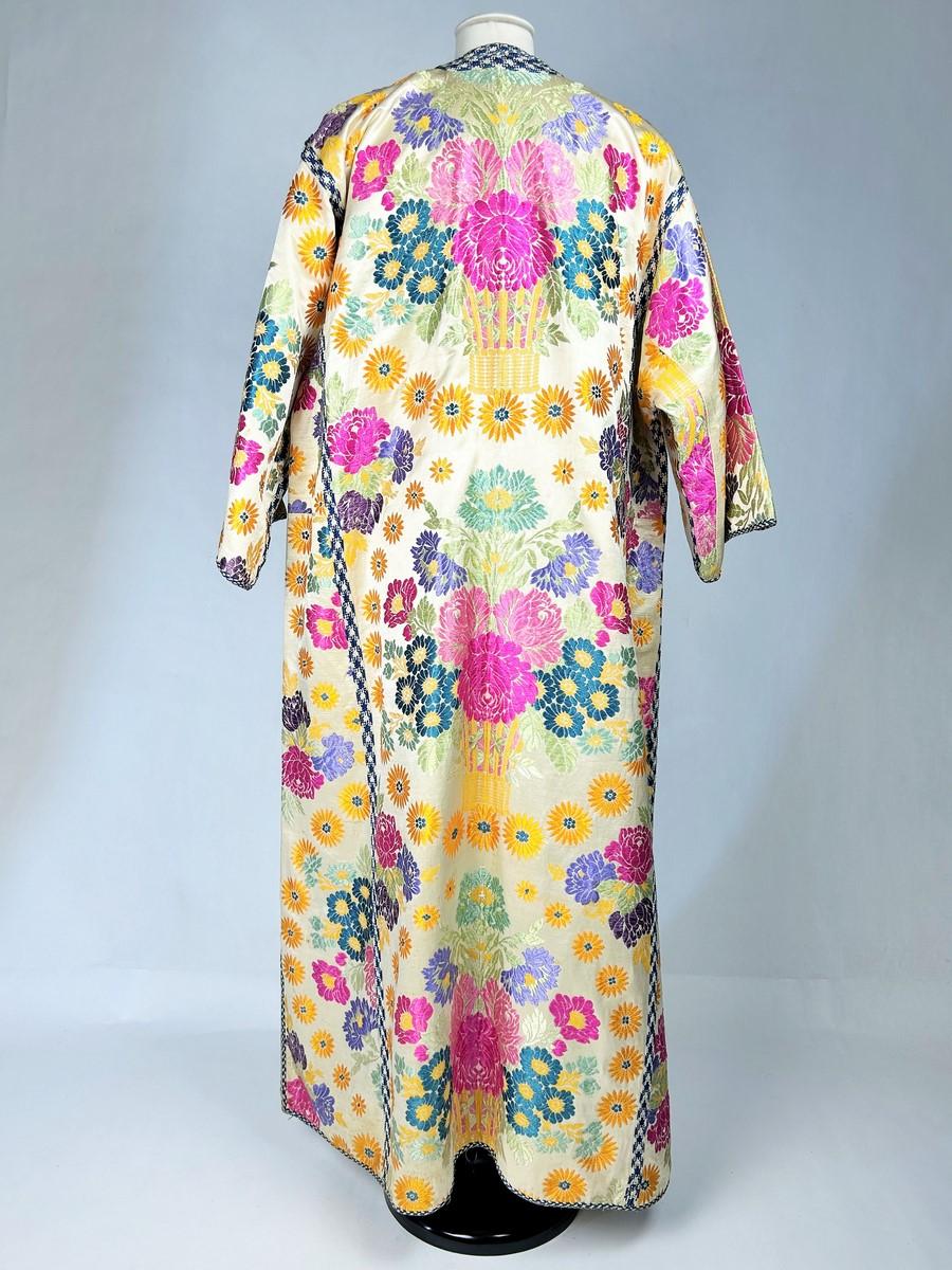 Ceremonial Kaftan In Silk brocaded Lampas From Fez - Morocco Circa 1900-1930 For Sale 9