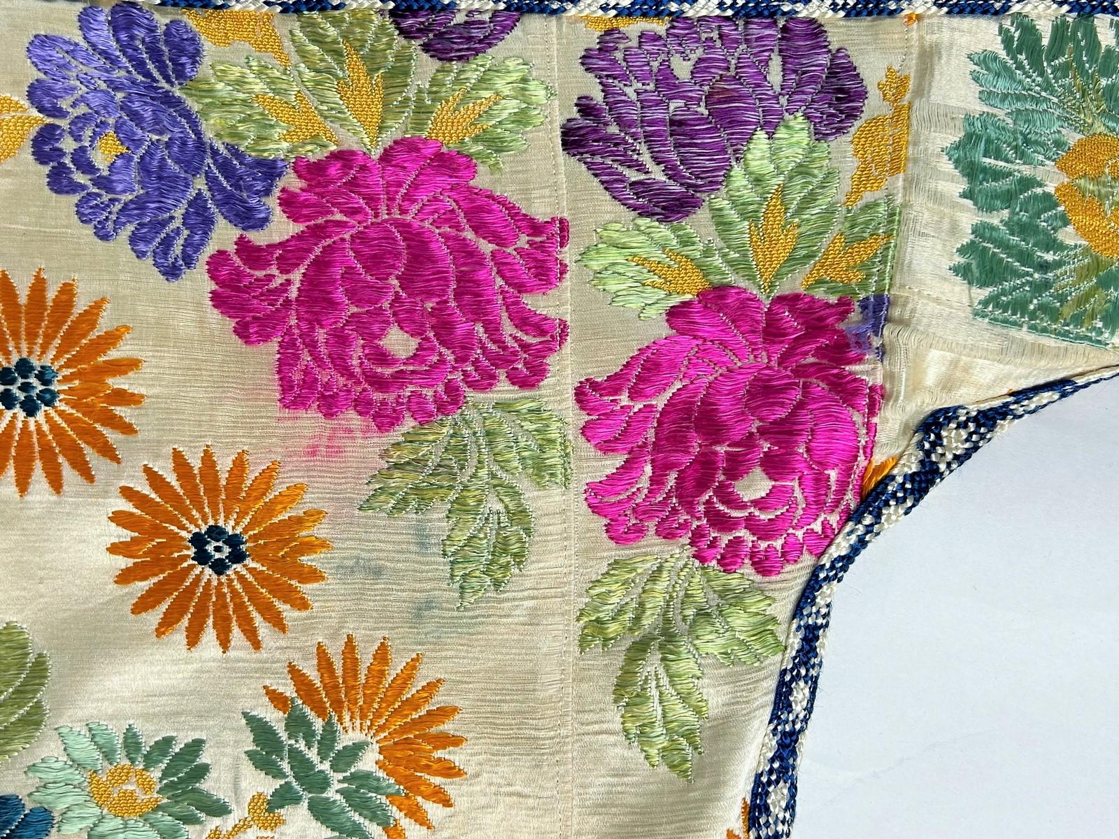 Ceremonial Kaftan In Silk brocaded Lampas From Fez - Morocco Circa 1900-1930 For Sale 11