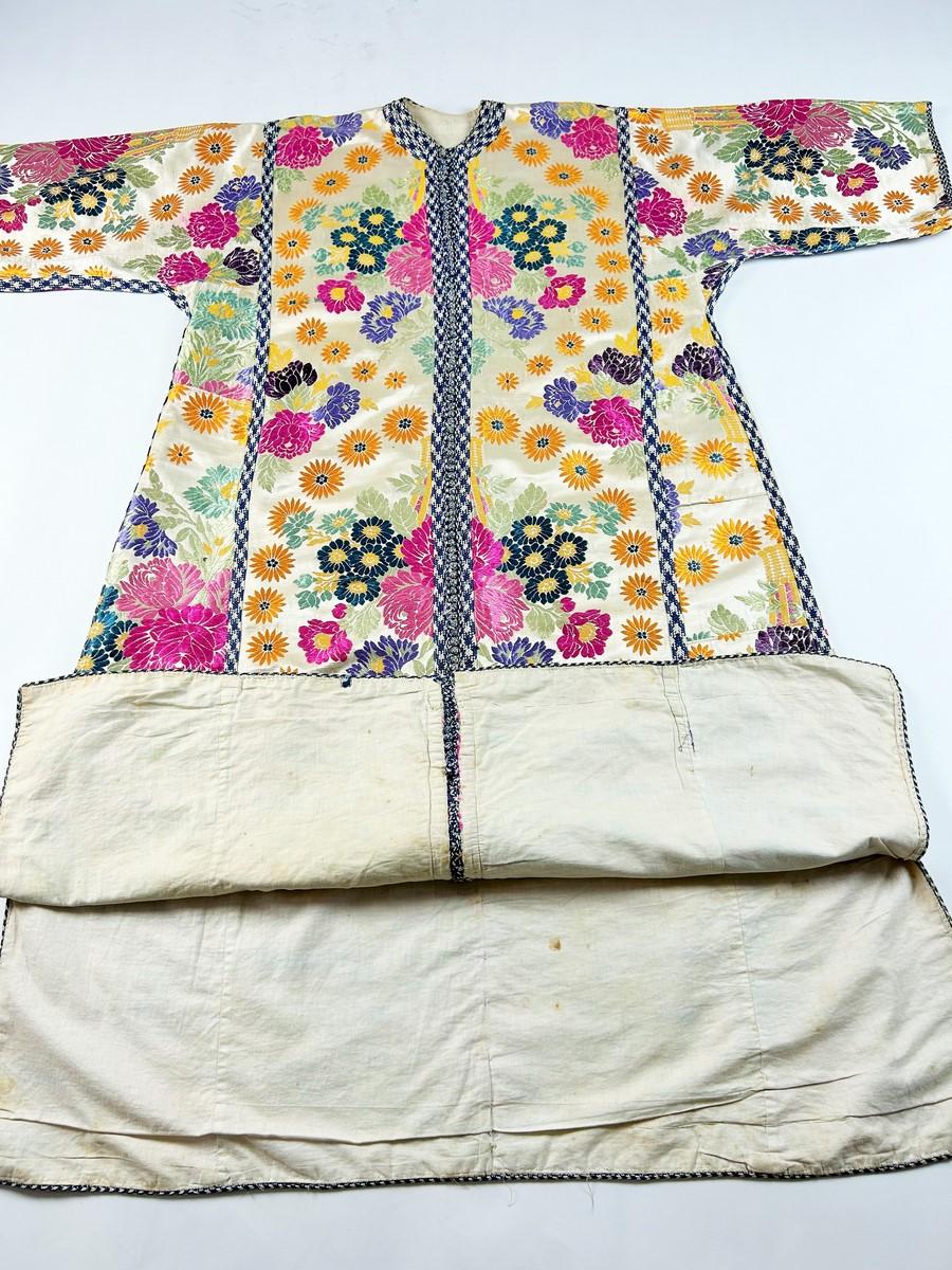 Women's or Men's Ceremonial Kaftan In Silk brocaded Lampas From Fez - Morocco Circa 1900-1930 For Sale