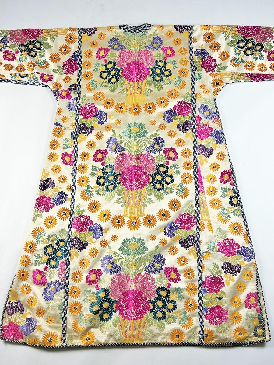 Ceremonial Kaftan In Silk brocaded Lampas From Fez - Morocco Circa 1900-1930 For Sale 2