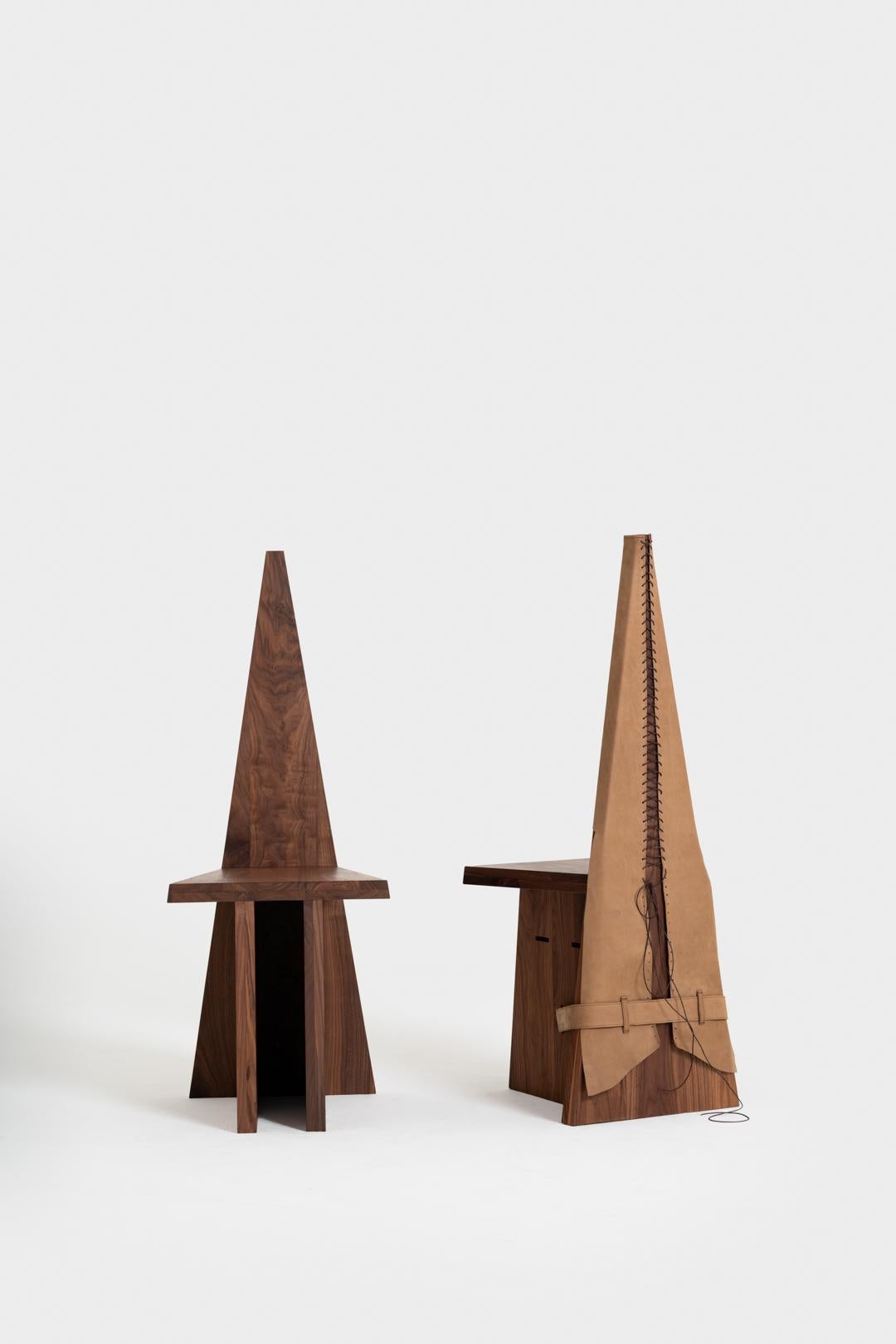 Ceremony Seat Stuhl aus Walnussholz und deutschem Lederkorsett von Jirah im Angebot 2