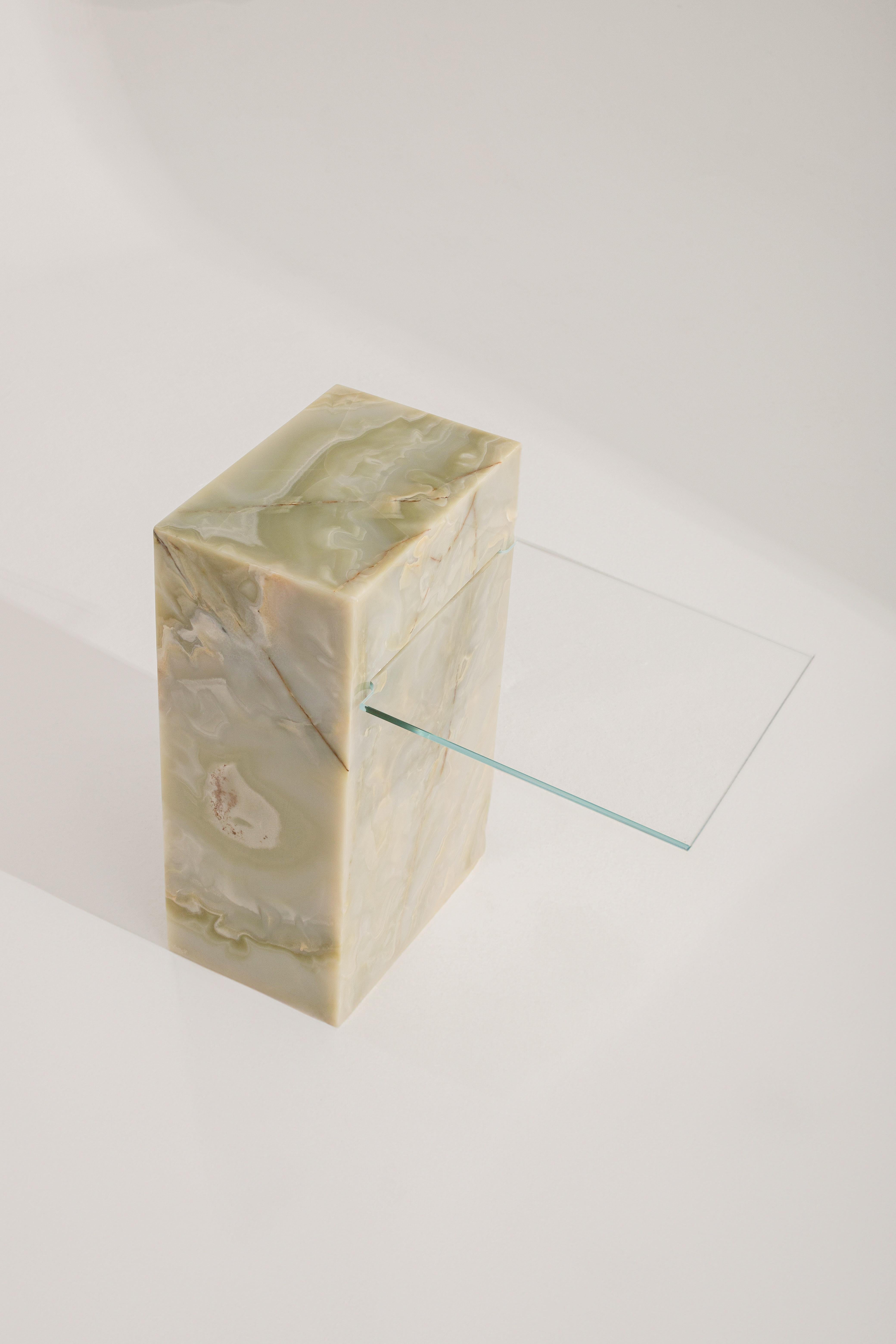 Postmoderne Table d'appoint Ceres en onyx vert par RAFFINATO en vente