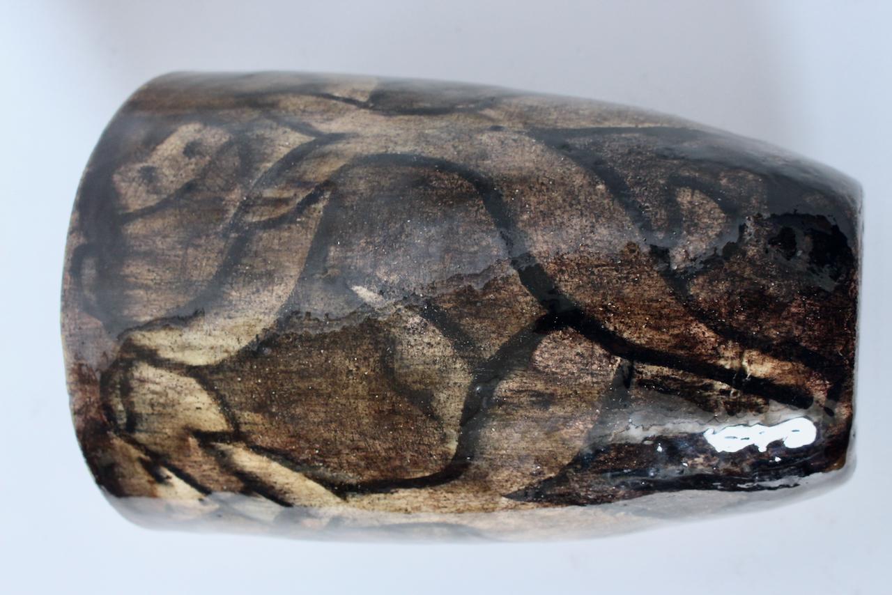 Cereste Figurative glasierte irdene Ton Oblong Kunst Töpferei Vase im Angebot 4