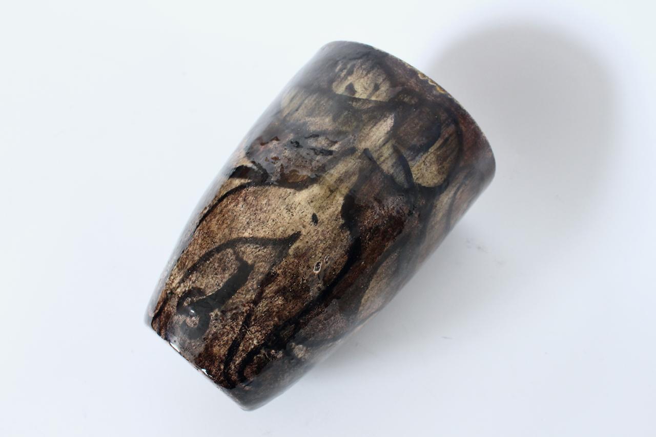 Cereste Figurative glasierte irdene Ton Oblong Kunst Töpferei Vase (20. Jahrhundert) im Angebot