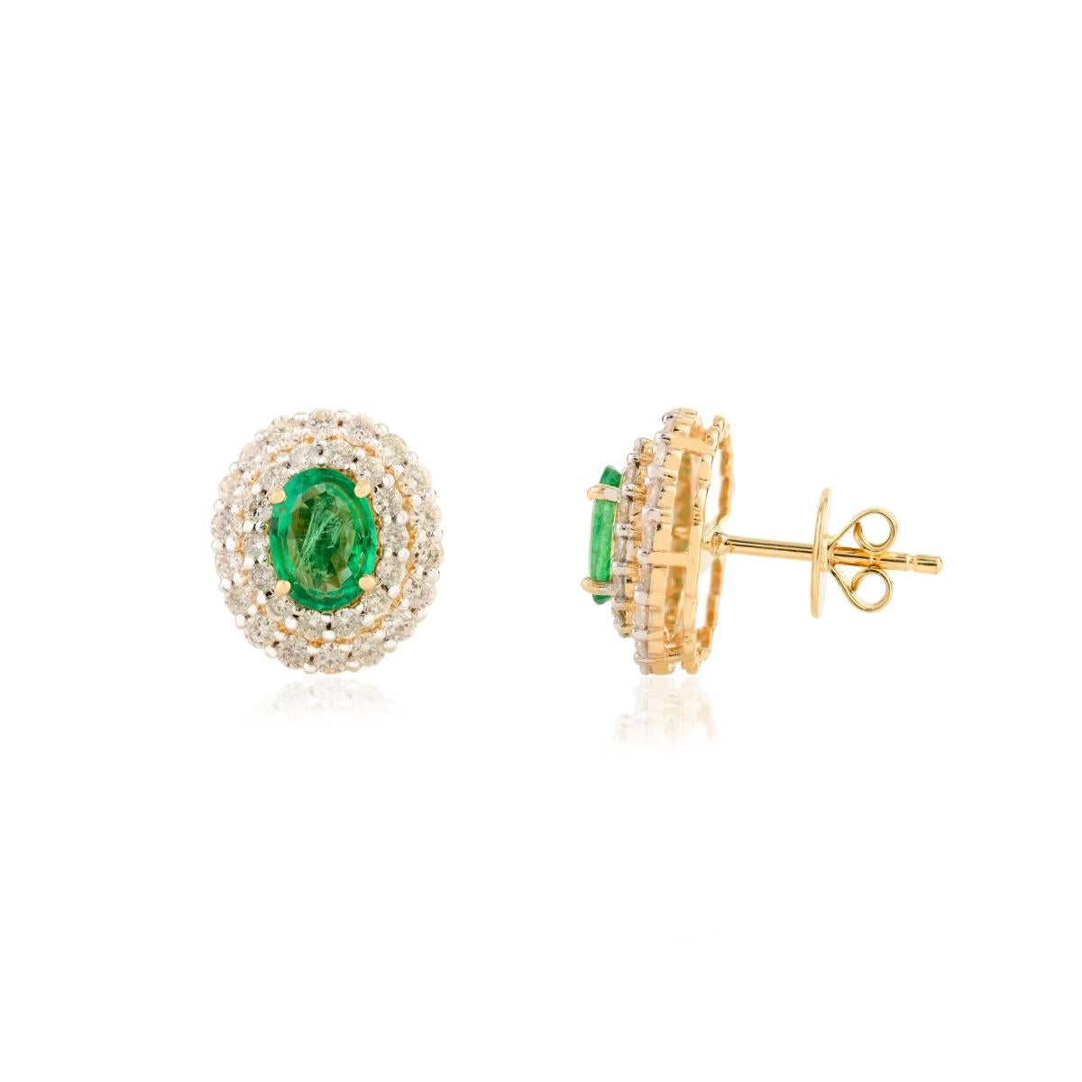 Cerified 1.28 Ct Halo Emerald & Diamond Wedding Stud Ears in 18k Yellow Gold (Boucles d'oreilles de mariage en or jaune 18k) Neuf - En vente à New York, NY