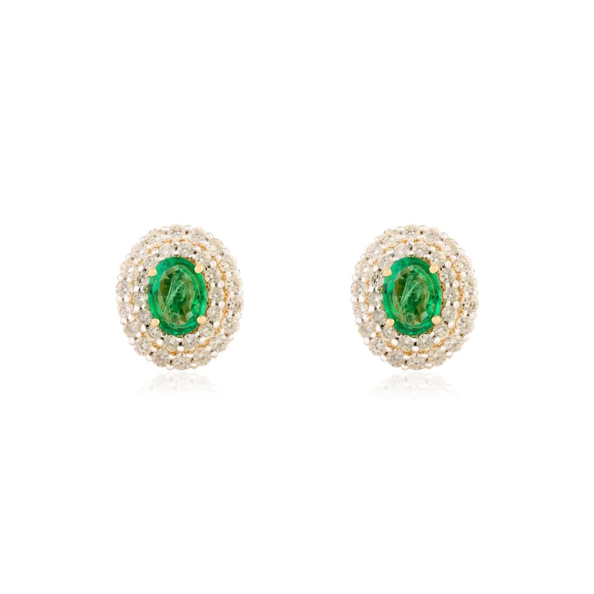 Cerified 1.28 Ct Halo Emerald & Diamond Wedding Stud Ears in 18k Yellow Gold (Boucles d'oreilles de mariage en or jaune 18k) en vente 1