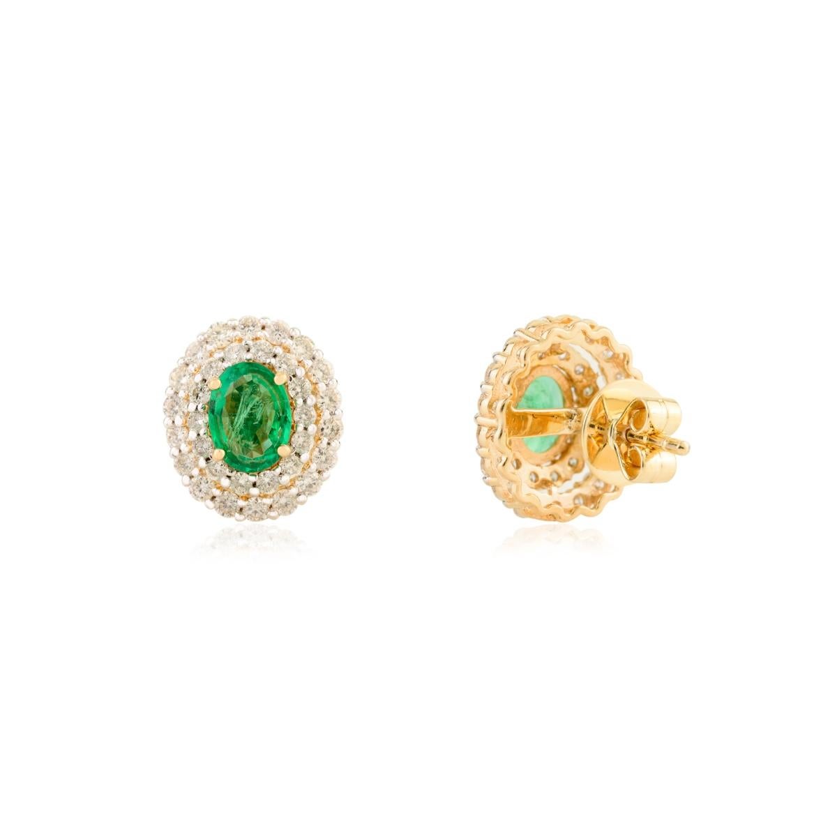 Cerified 1.28 Ct Halo Emerald & Diamond Wedding Stud Ears in 18k Yellow Gold (Boucles d'oreilles de mariage en or jaune 18k) en vente 3