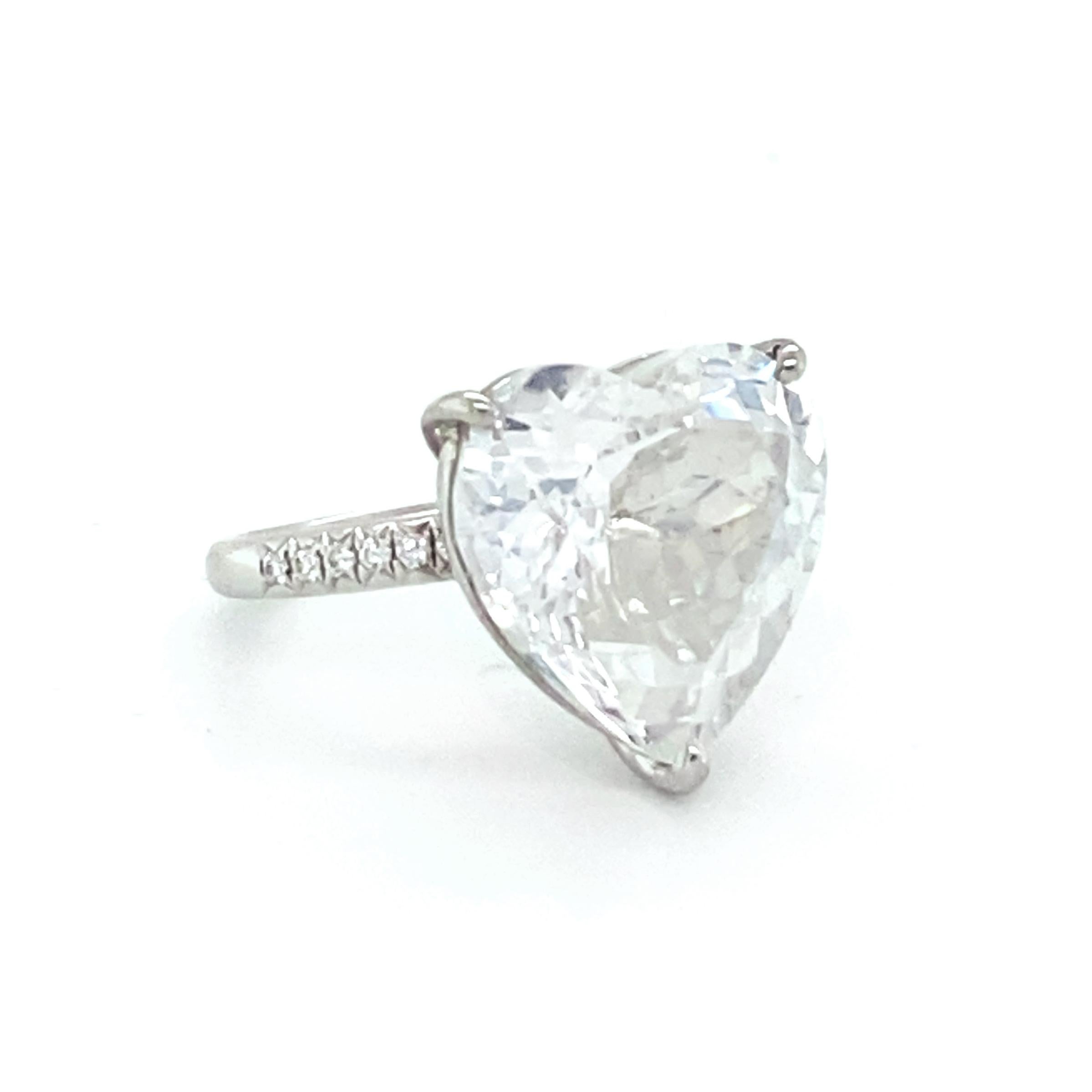 Cerified 16.34 Carat Heart Shaped White Topaz Ring with .12 Carats of Diamonds In Excellent Condition In Las Vegas, NV
