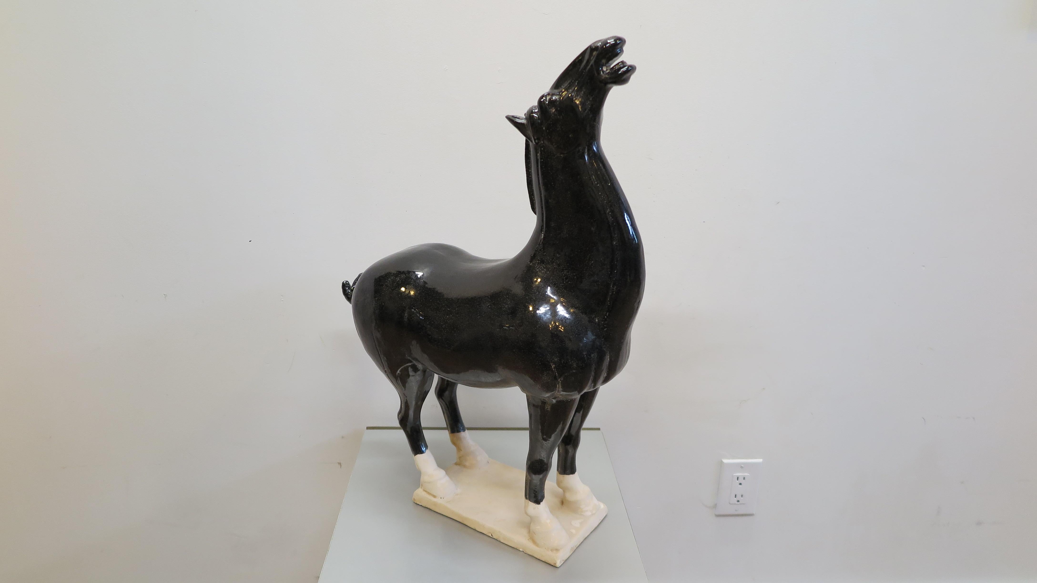 Cermaic Horse Sculpture In Good Condition In New York, NY