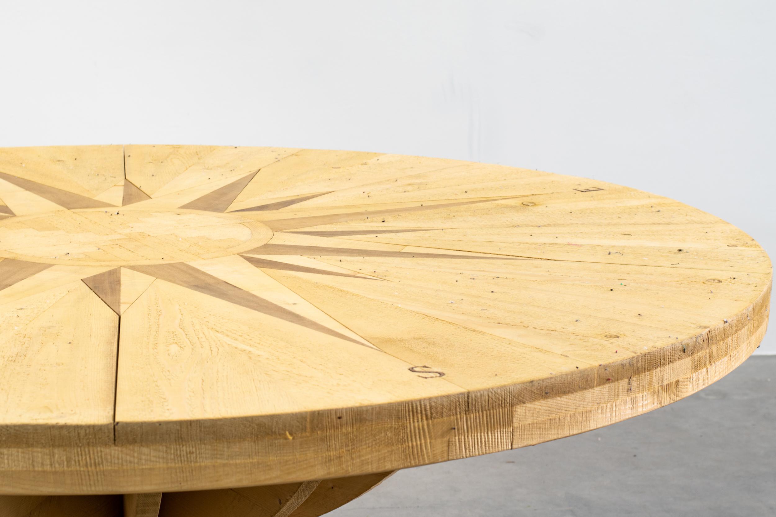 Italiano Tavolo di Mario Ceroli La Rosa dei Venti in legno di pino con intarsi di Poltronova anni '70