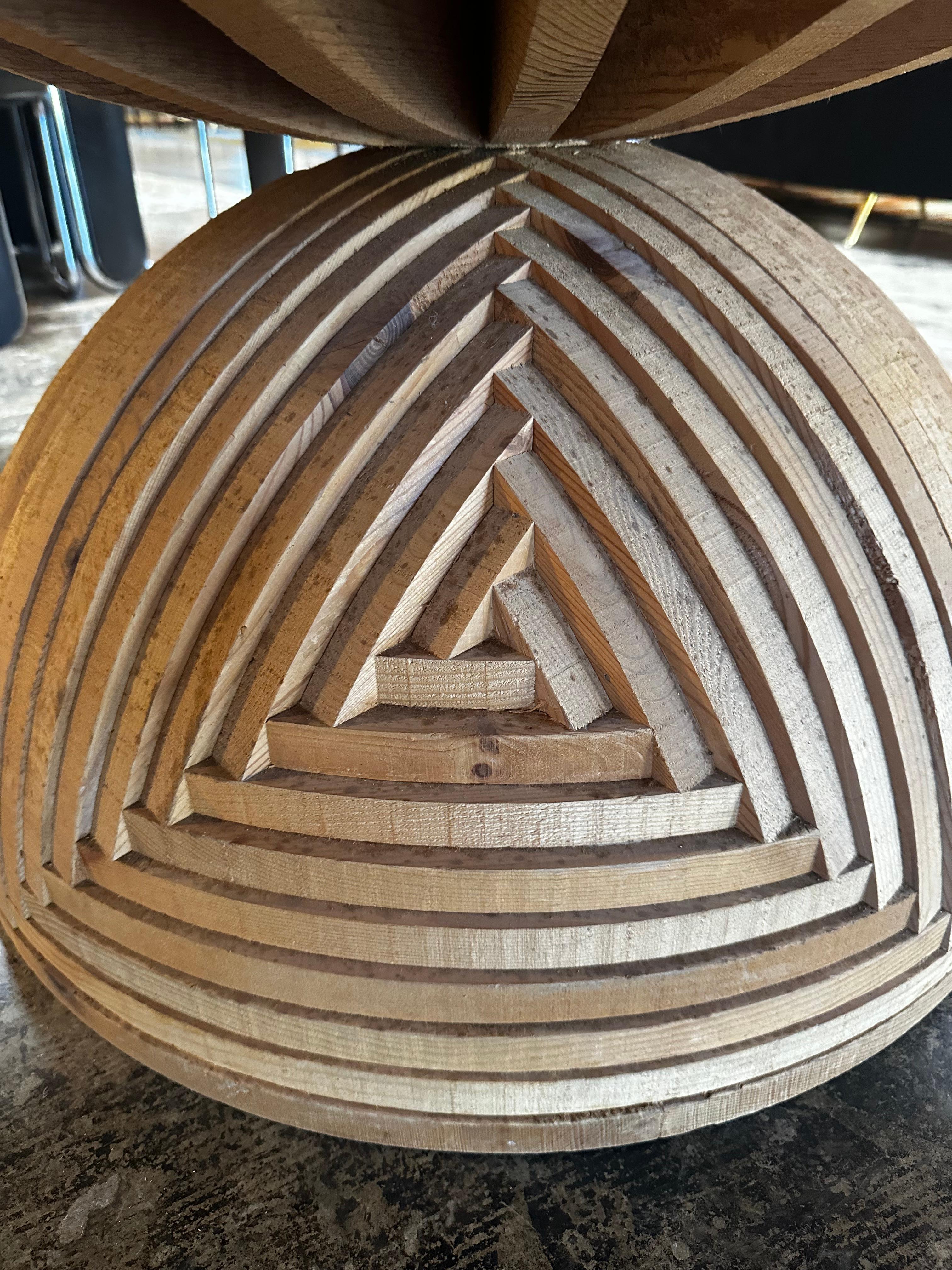 Tavolo rotondo grande in legno di pino di Mario Ceroli Rosa Dei Venti di Poltronova, anni '70 1