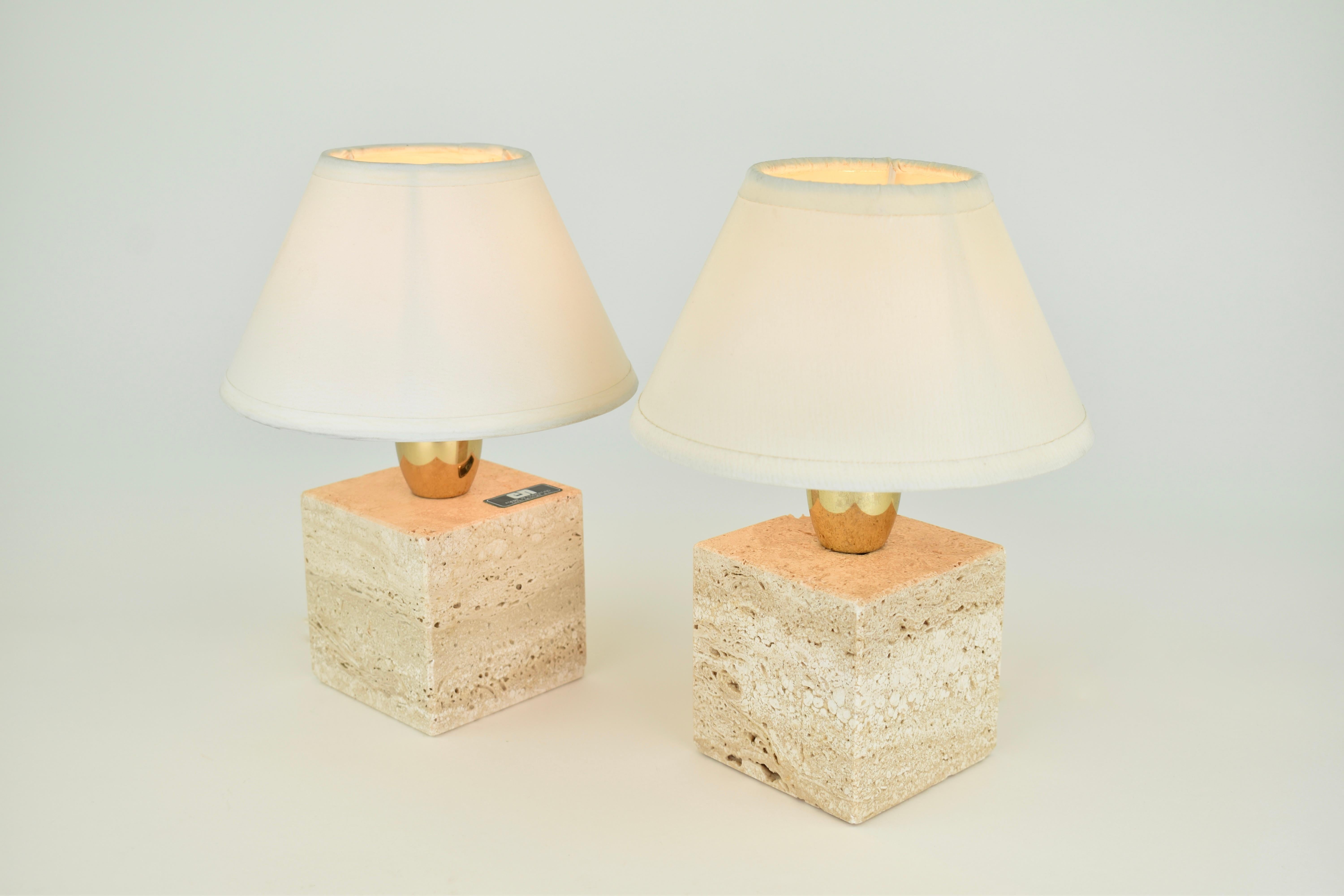 Cerri Nestore & C. Set of Travertine Table Lights, Italy 1970s In Good Condition For Sale In AMSTERDAM, NL