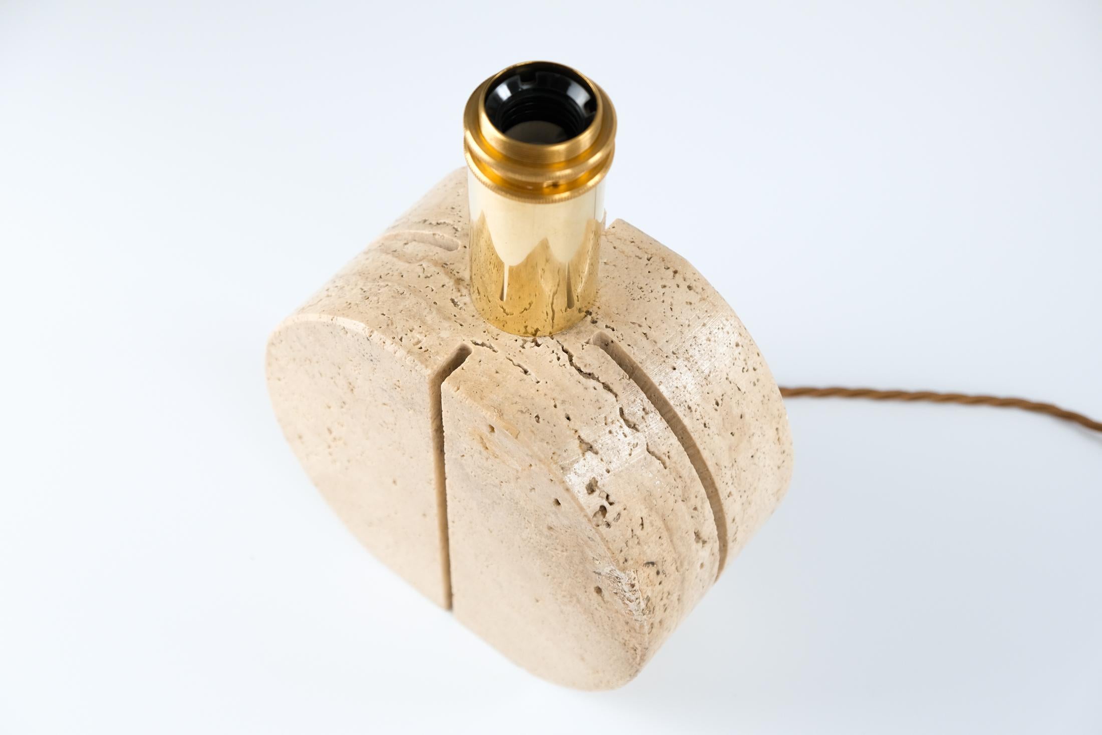 Cerri Nestore Mid-Century Modern Brass & Travertine Table Lamp, Italy c.1970s 2