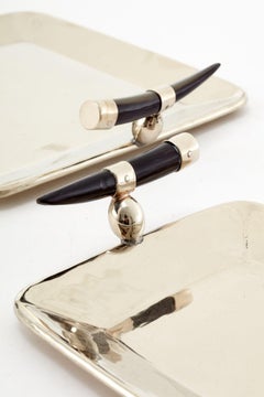 Quadratische mittelgroße und große Tabletts aus Horn und Alpaka-Silber von Cerro Set