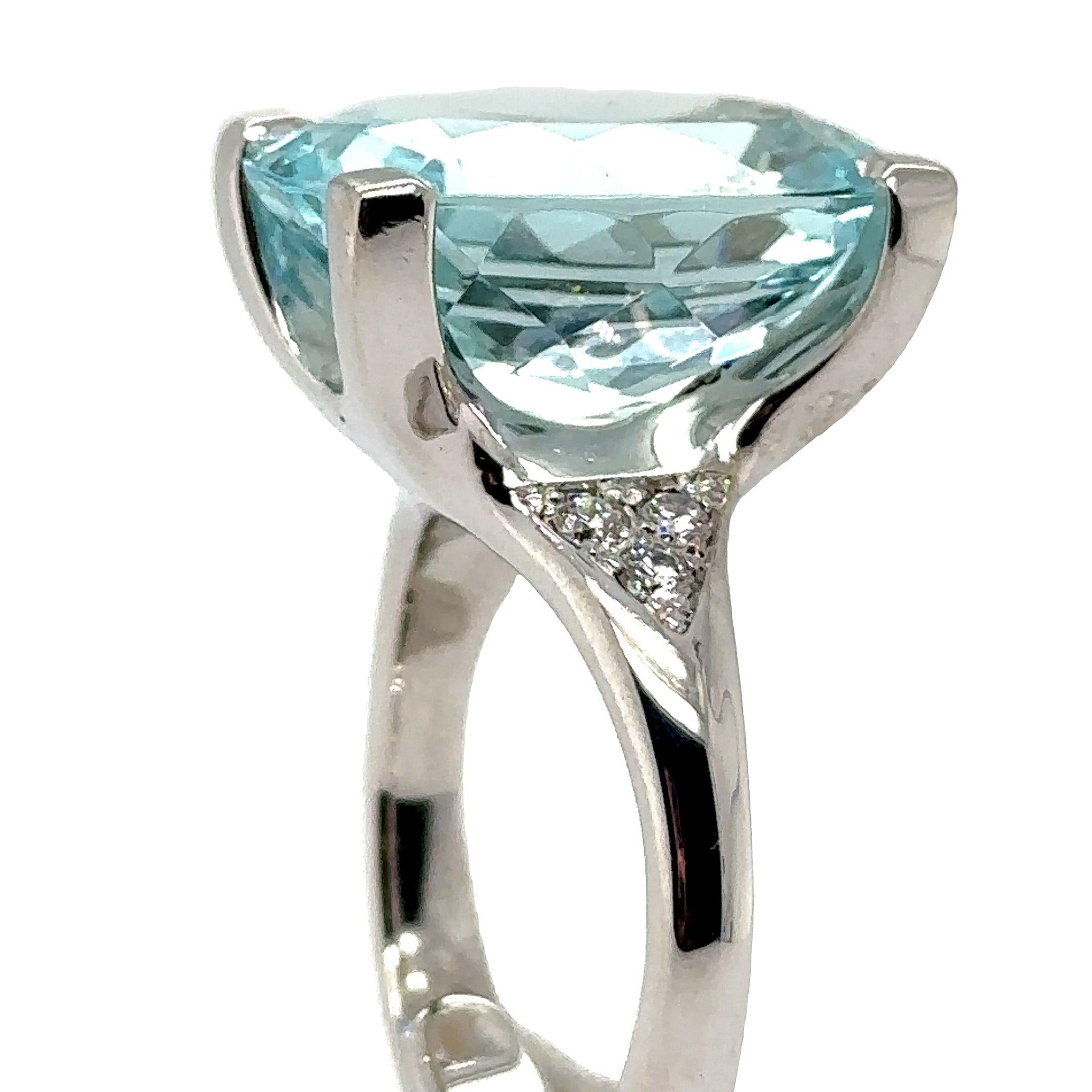 Brilliant Cut Cerrone Aquamarine & Diamond Oval Ring 11.12ct