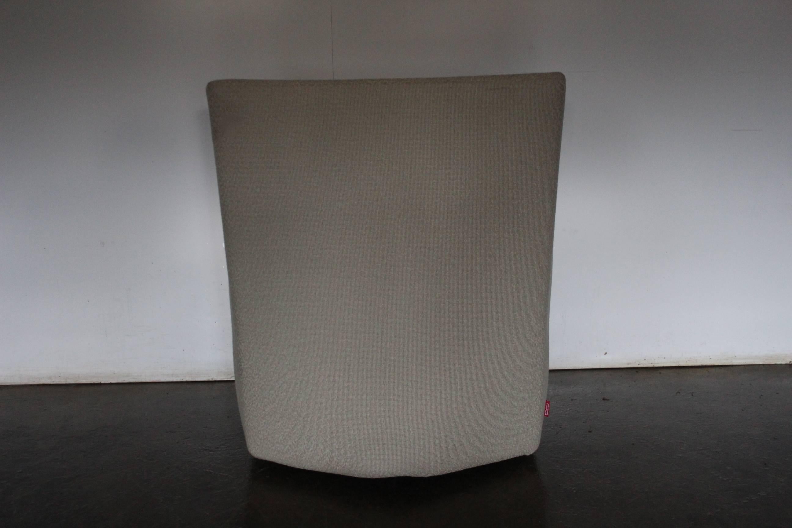 Moderne Fauteuil Capri de Cerruti Baleri Italia en tissu bouclé