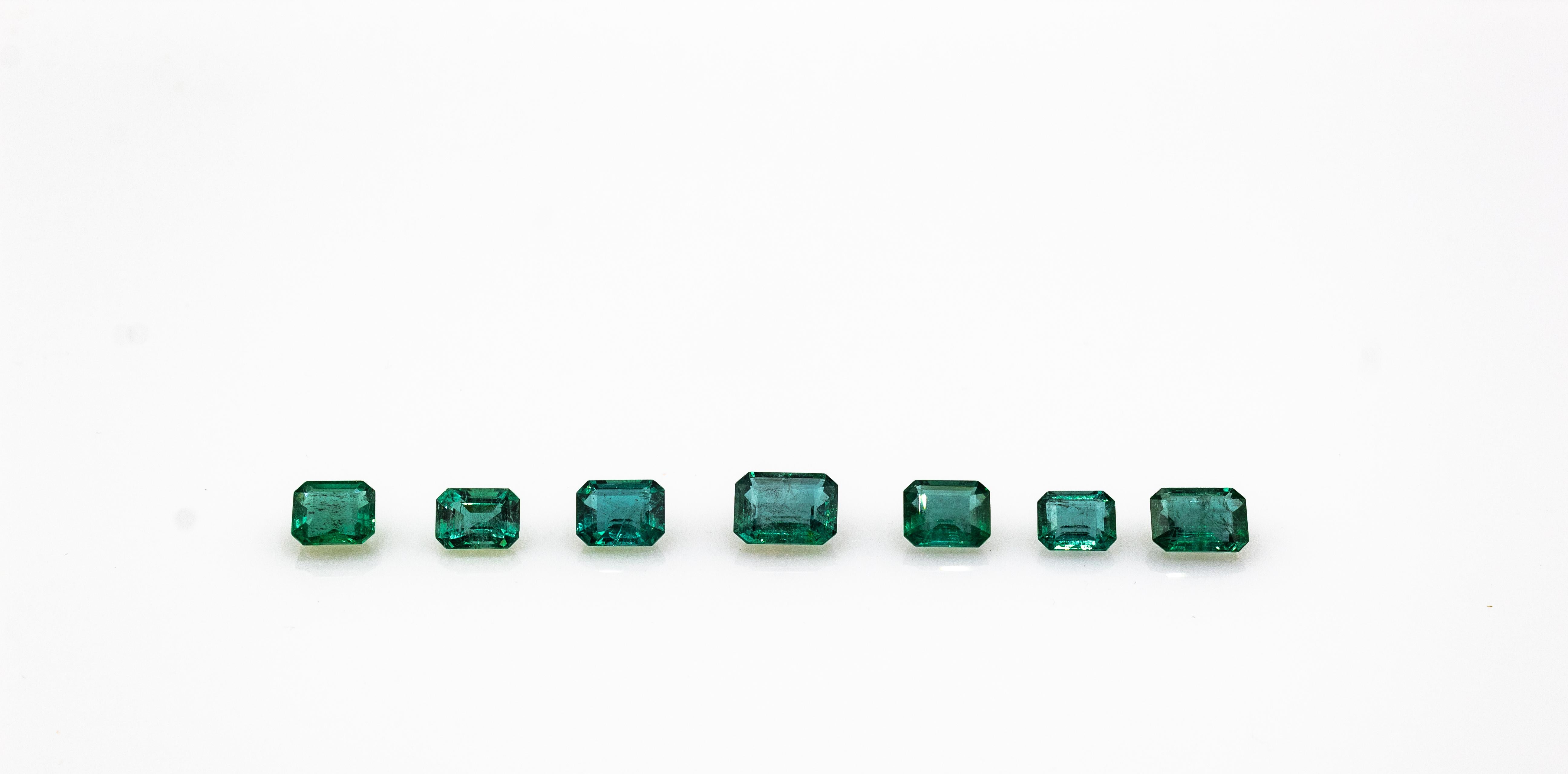 Certifiable Zambia Octagon Cut 2.98 Carat Emerald Loose Gemstone In New Condition In Naples, IT