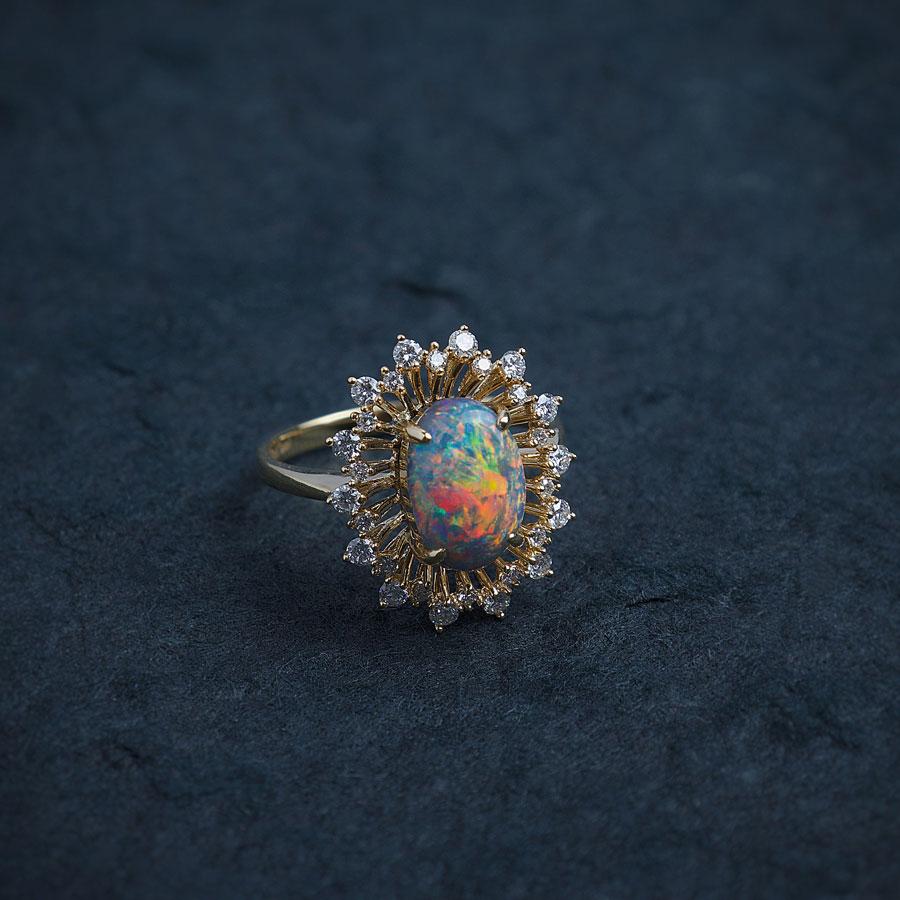 Zertifizierter Verlobungsring mit 2,26 Karat farbigem schwarzem Opal und Diamant-Halo, 18 Karat Go im Angebot 3