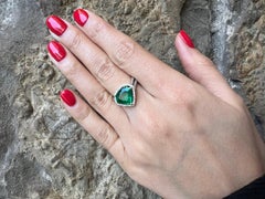Certificated 2.61 Carats Fine Emerald and Diamond Ring