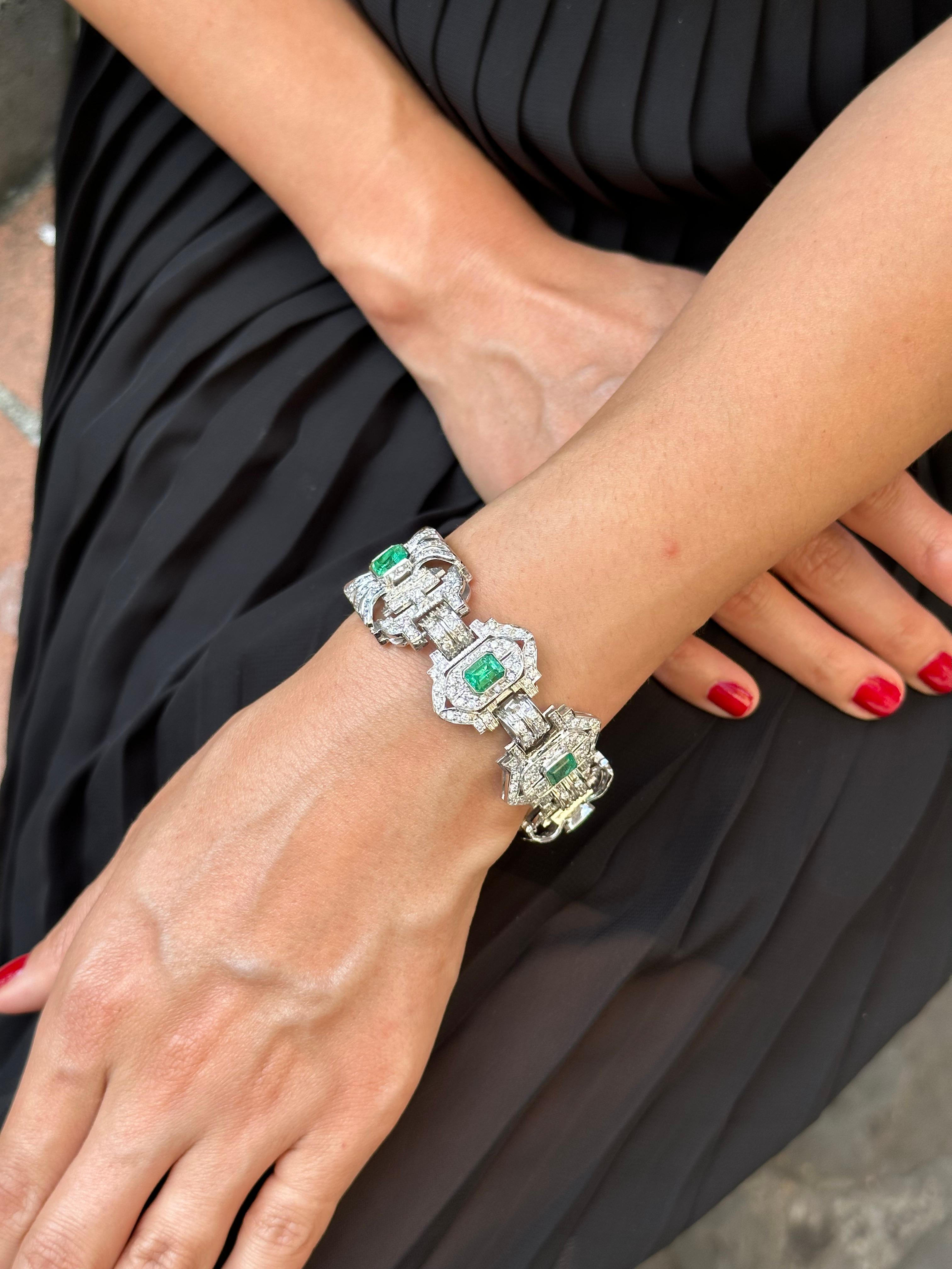 Certificated Art Deco Diamond and Colombian Emerald Bracelet In Excellent Condition For Sale In Firenze, FI