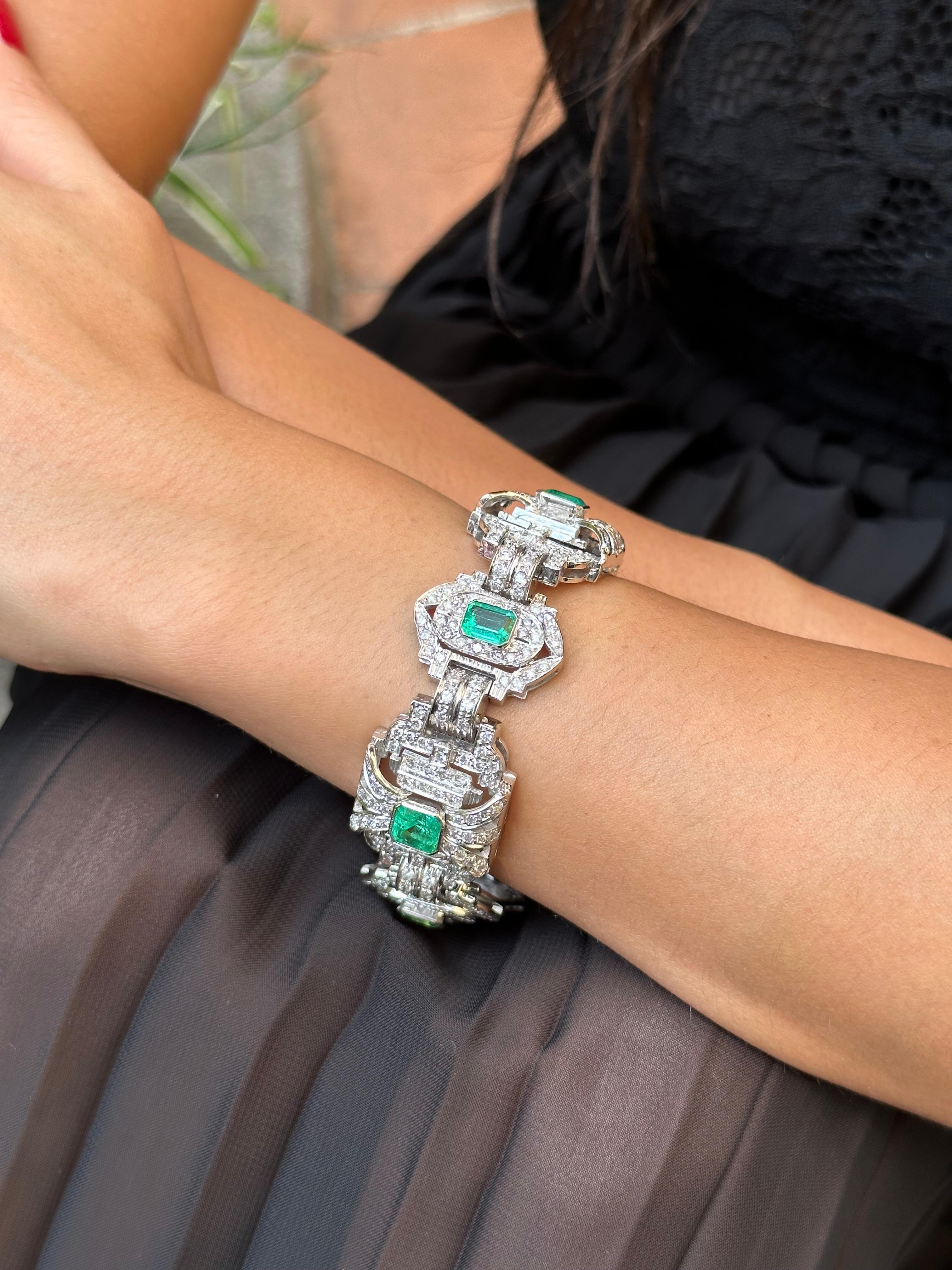 Certificated Art Deco Diamond and Colombian Emerald Bracelet For Sale 5