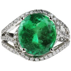 Certificated Columbian Emerald 5.3 Carat and Diamond Ring in 18 Carat White Gold
