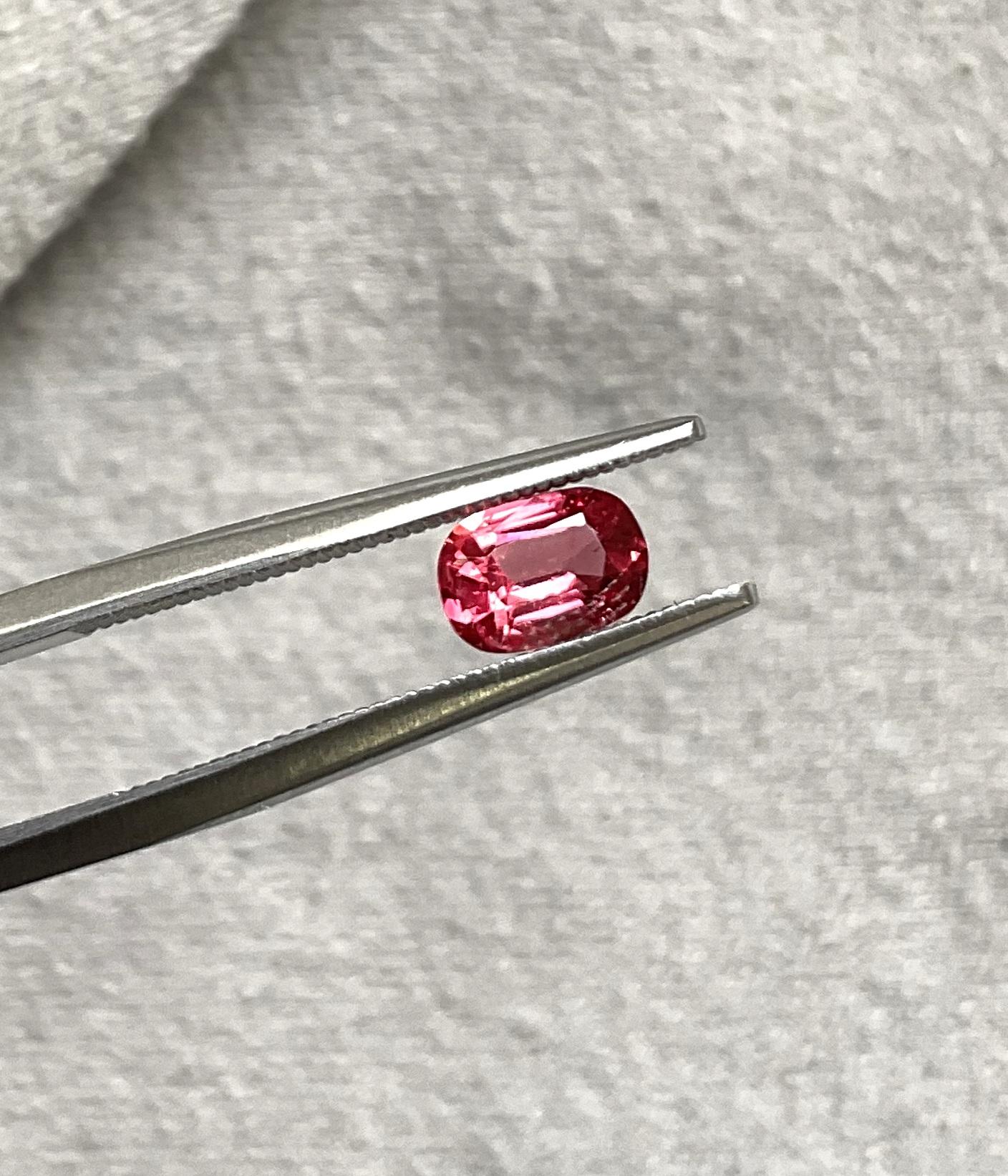 Cushion Cut Certified 0.74 Carat vivid orangy red Burmese spinel cutstone natural gem spinel