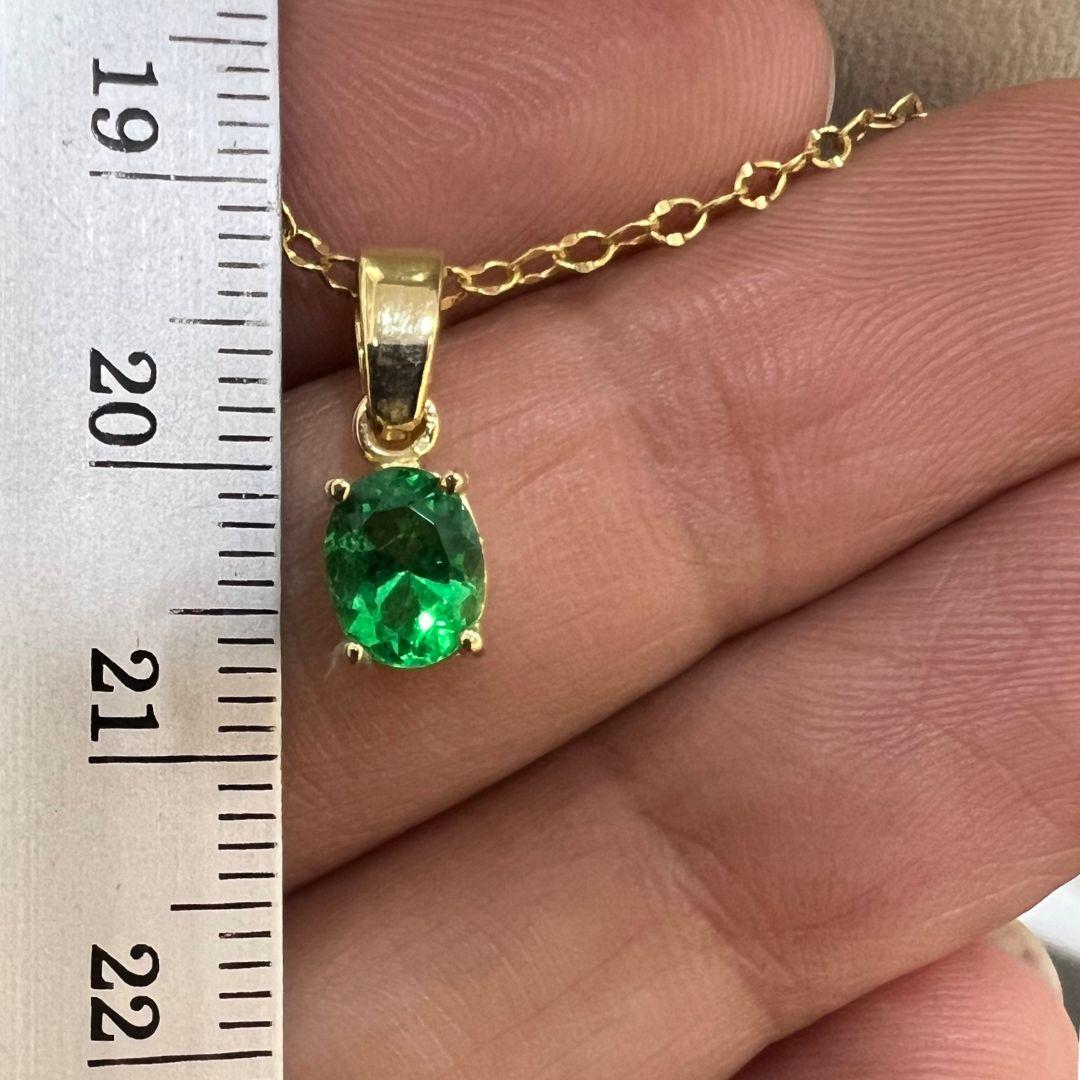 Zertifizierter 0.79 Karat Smaragd-Anhänger (Ovalschliff) im Angebot