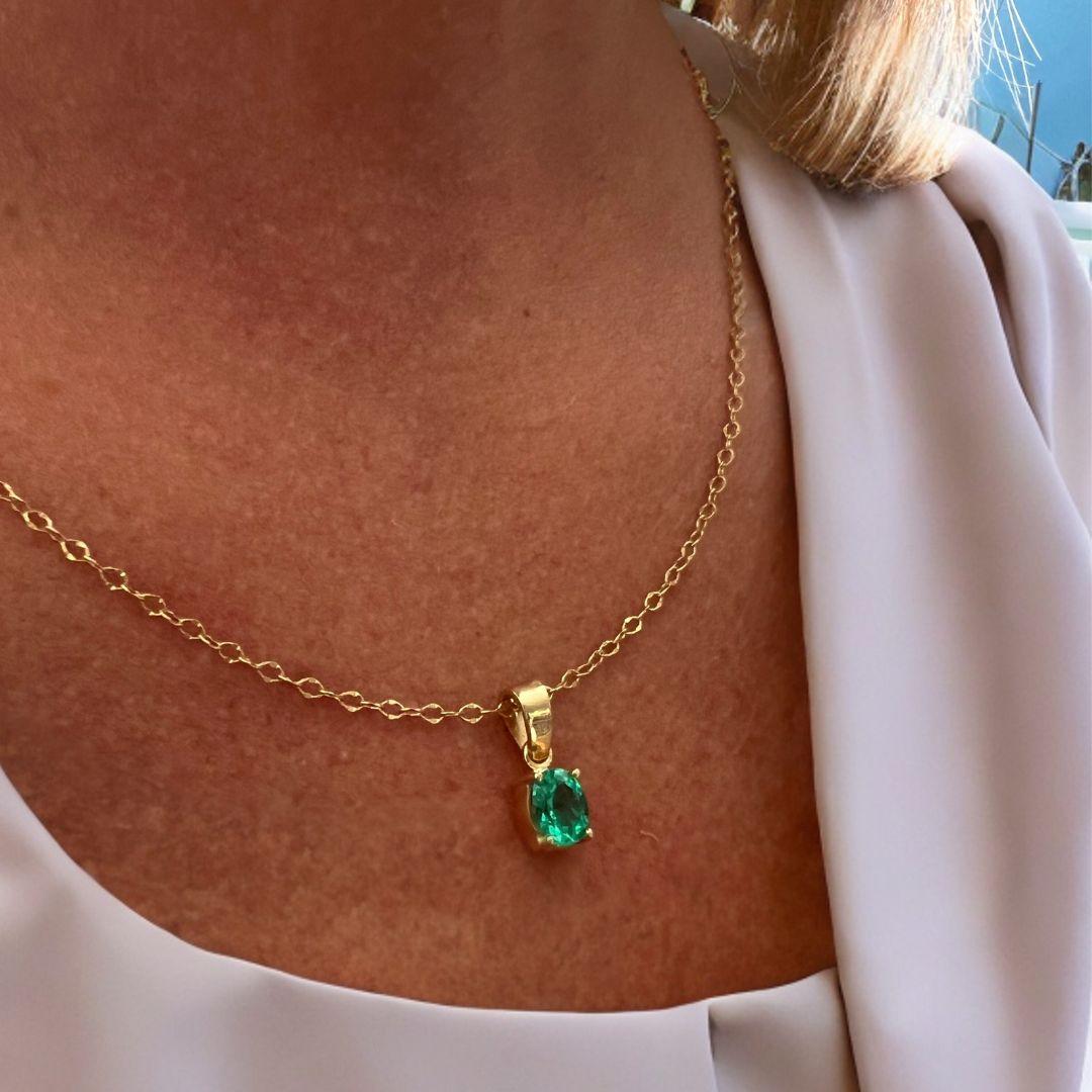 Zertifizierter 0.79 Karat Smaragd-Anhänger für Damen oder Herren im Angebot