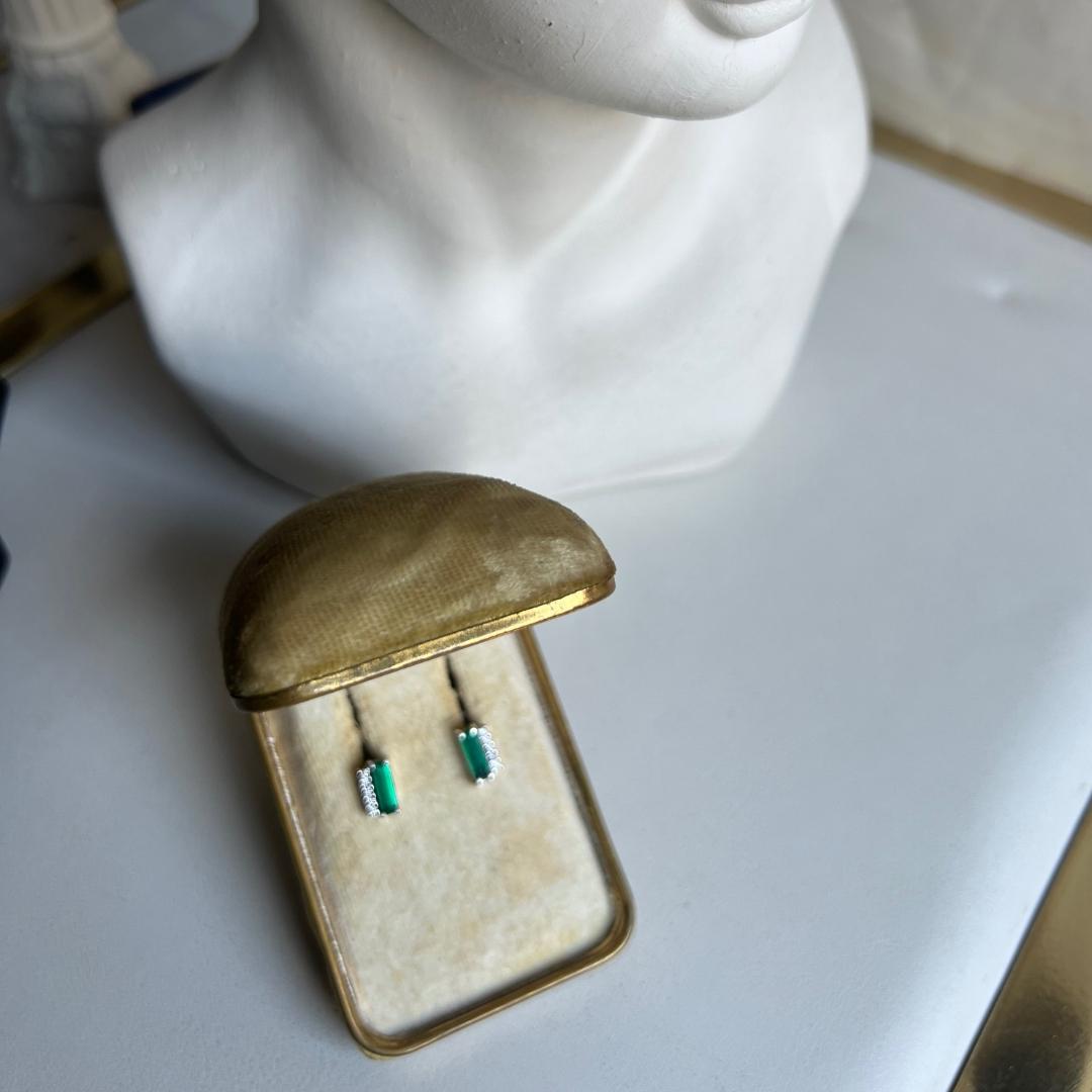 Baguette Cut Certified 0.95 Carat Colombian Emerald & Diamond Stud Earrings For Sale