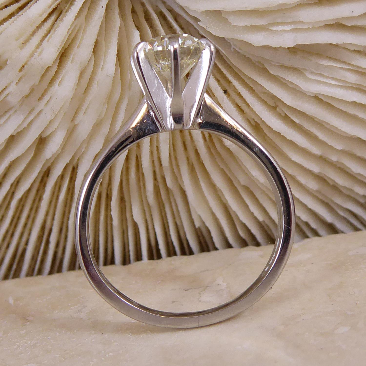 Round Cut Certified 1.0 Carat Diamond Engagement Ring, Solitaire Setting, Platinum